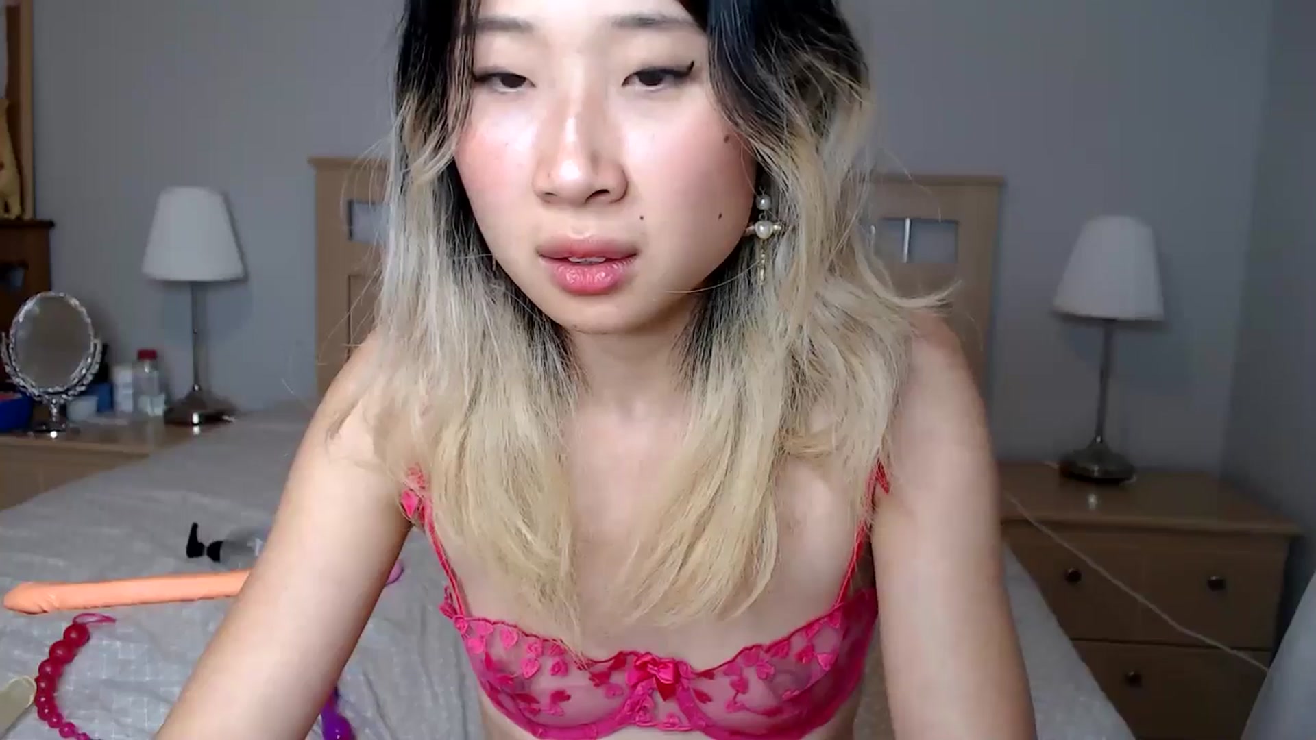Gallery image thumbnail from Jiwoo's myfreecams stream on, 09/21/2025, 24:35 image 5 of 20