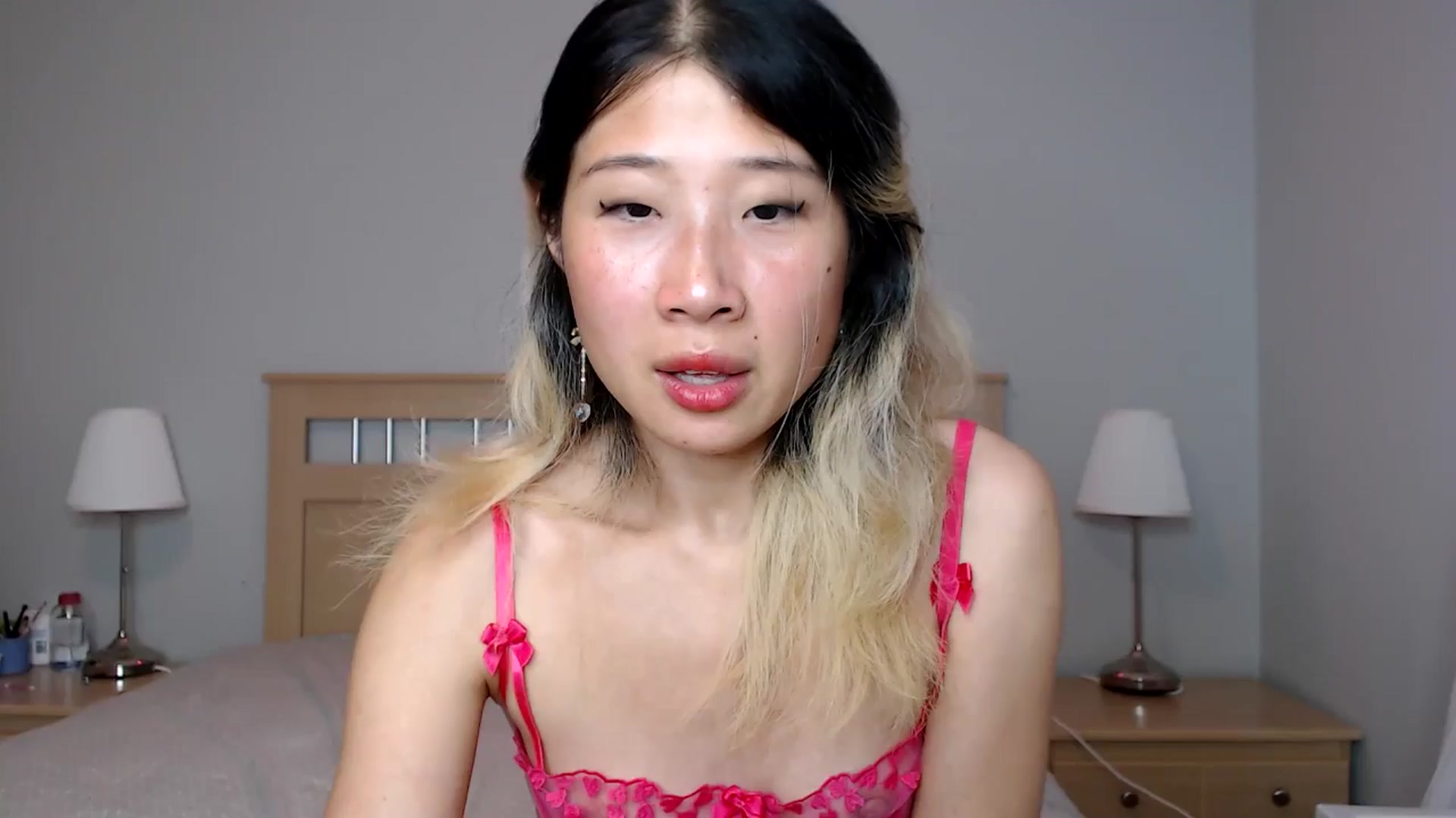 Gallery image thumbnail from Jiwoo's myfreecams stream on, 09/22/2025, 04:03 image 3 of 20