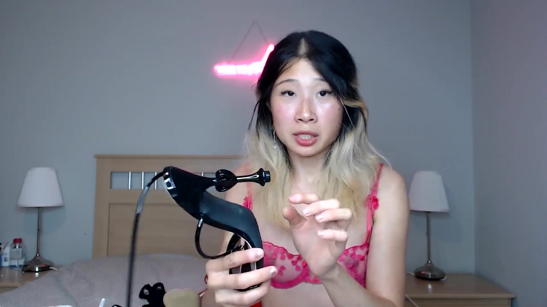 Gallery image thumbnail from Jiwoo's myfreecams stream on, 09/22/2025, 06:09 image 10 of 20