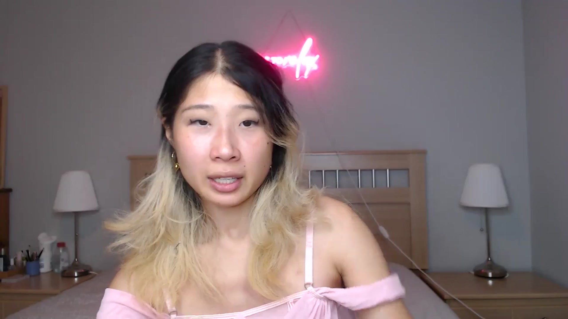 Gallery image thumbnail from Jiwoo's myfreecams stream on, 09/26/2025, 24:01 image 10 of 20