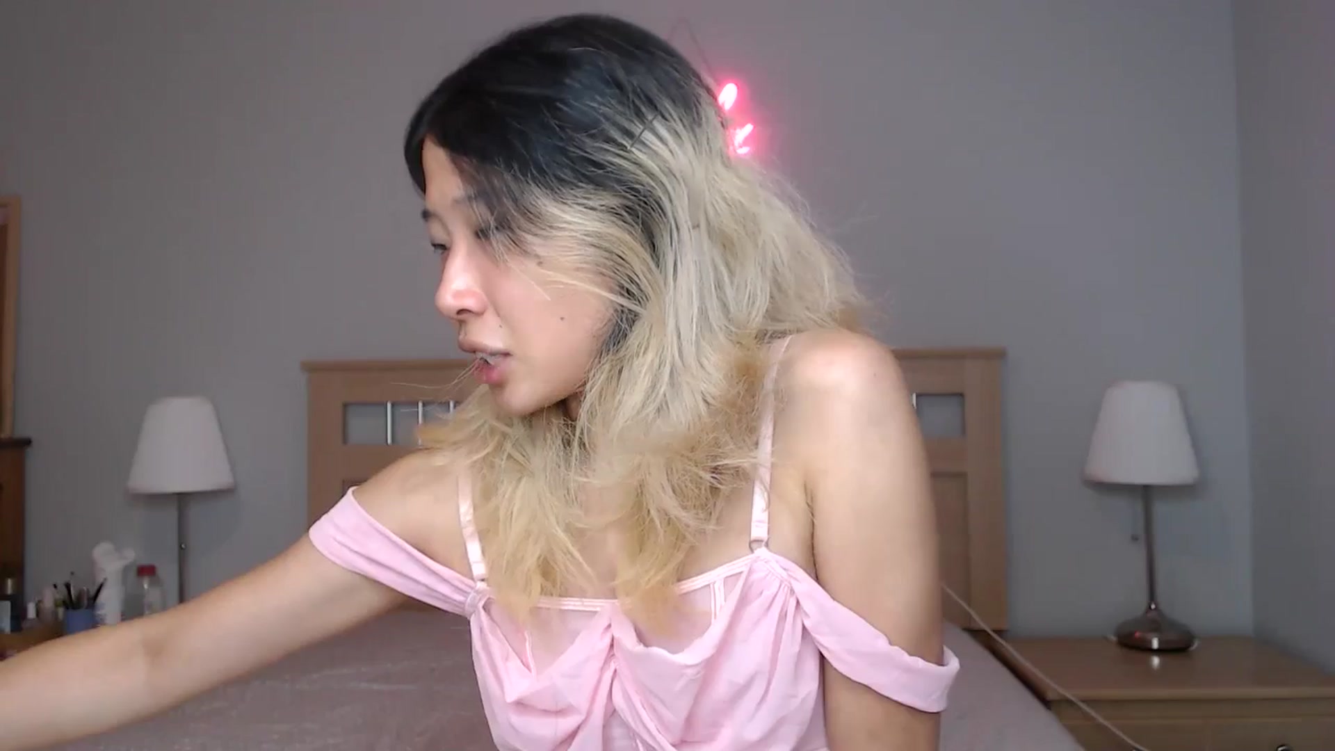 Gallery image thumbnail from Jiwoo's myfreecams stream on, 09/26/2025, 24:01 image 20 of 20
