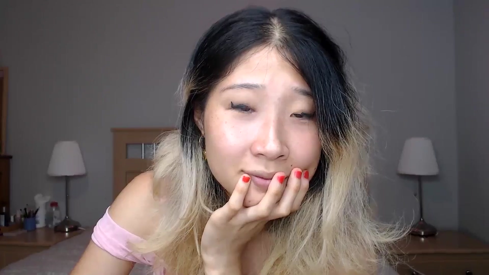 Gallery image thumbnail from Jiwoo's myfreecams stream on, 09/26/2025, 24:55 image 13 of 20