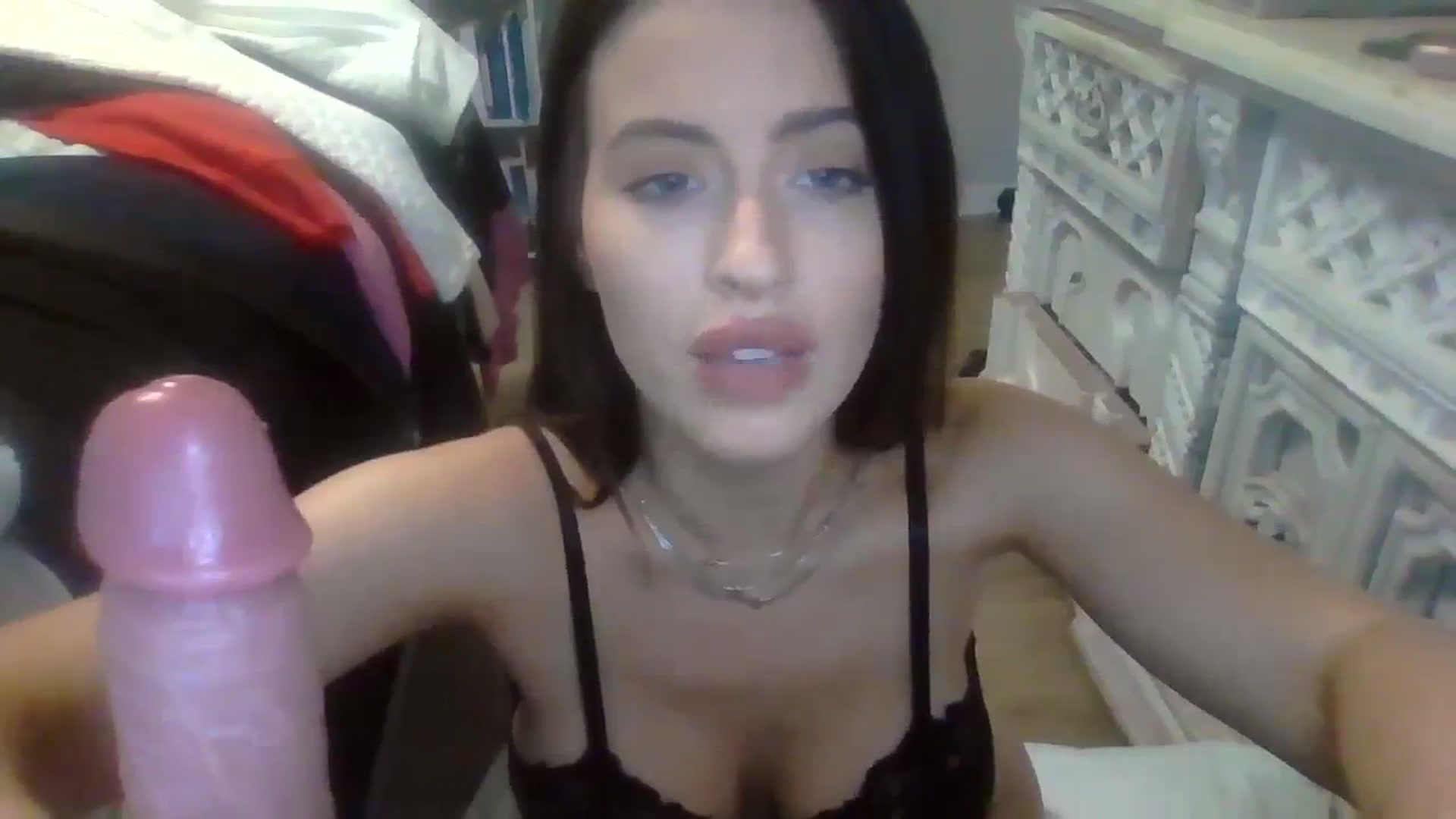 Gallery image thumbnail from Jizz13elle26N's myfreecams stream on, 10/17/2023, 21:56 image 6 of 20