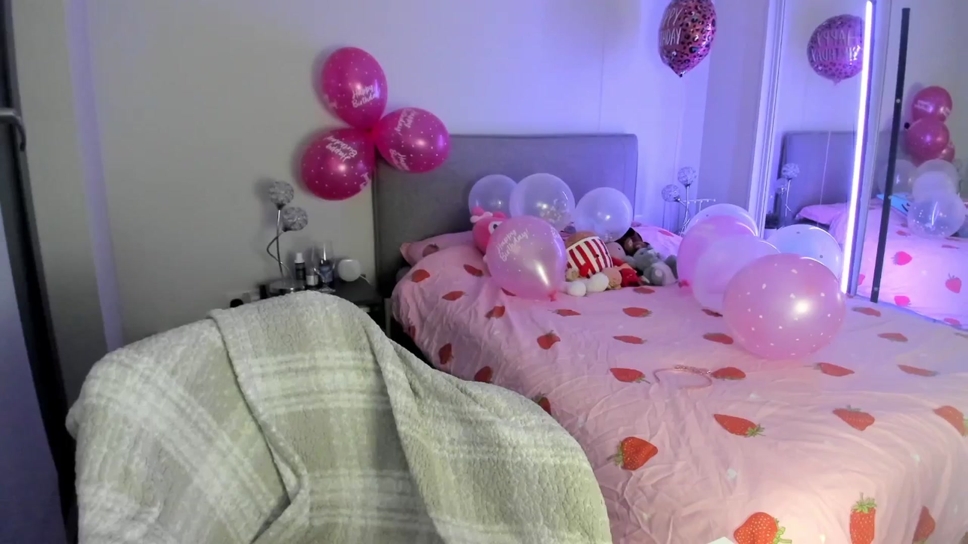 Gallery image thumbnail from Jjulietterose's myfreecams stream on, 08/05/2025, 24:08 image 9 of 20