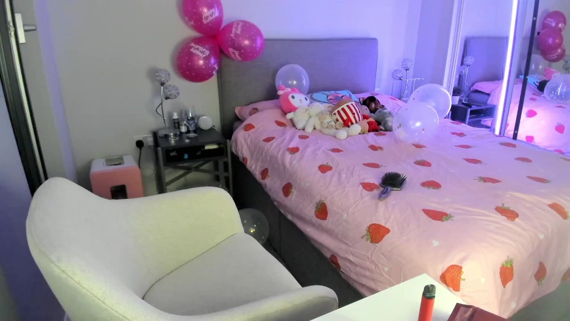 Gallery image thumbnail from Jjulietterose's myfreecams stream on, 08/05/2025, 24:23 image 14 of 20