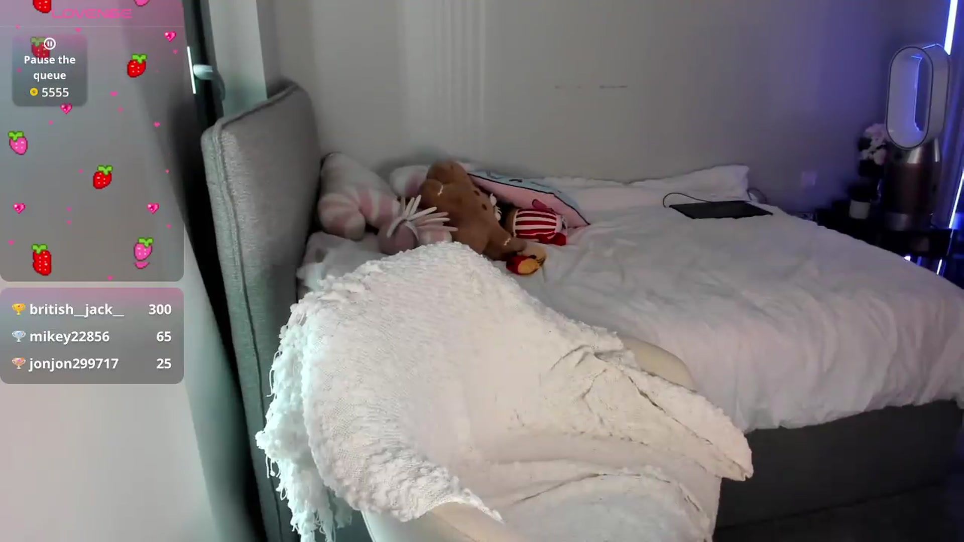 Gallery image thumbnail from Jjulietterose's myfreecams stream on, 07/18/2026, 11:14 image 12 of 20