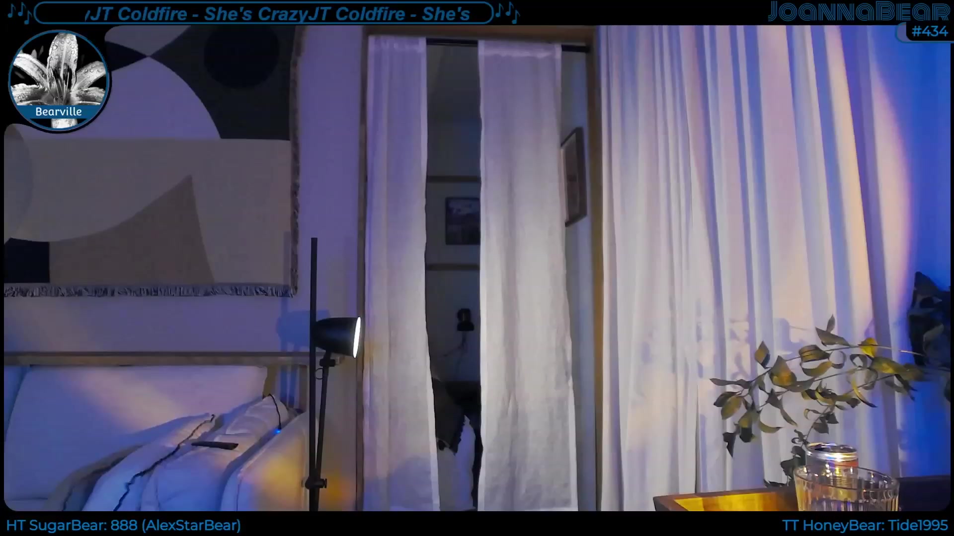 Gallery image thumbnail from JoBearr's myfreecams stream on, 11/17/2022, 02:20 image 2 of 20
