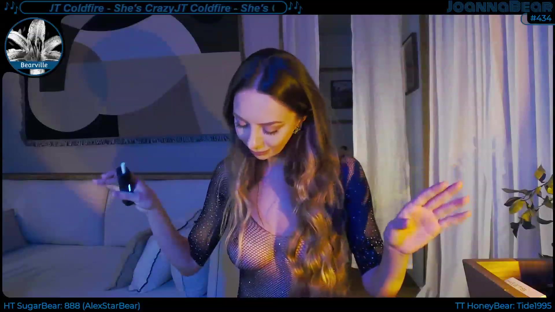 Gallery image thumbnail from JoBearr's myfreecams stream on, 11/17/2022, 02:20 image 12 of 20