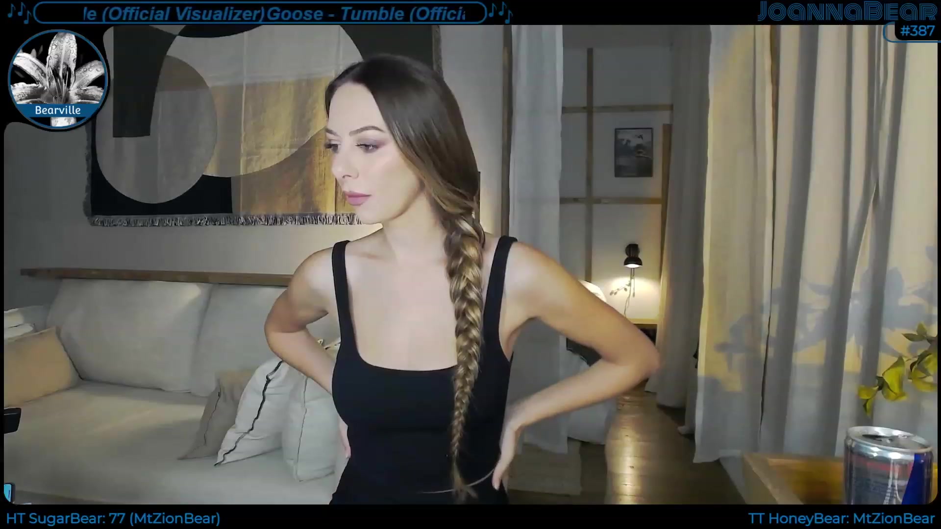 Gallery image thumbnail from JoBearr's myfreecams stream on, 11/19/2022, 23:20 image 4 of 20