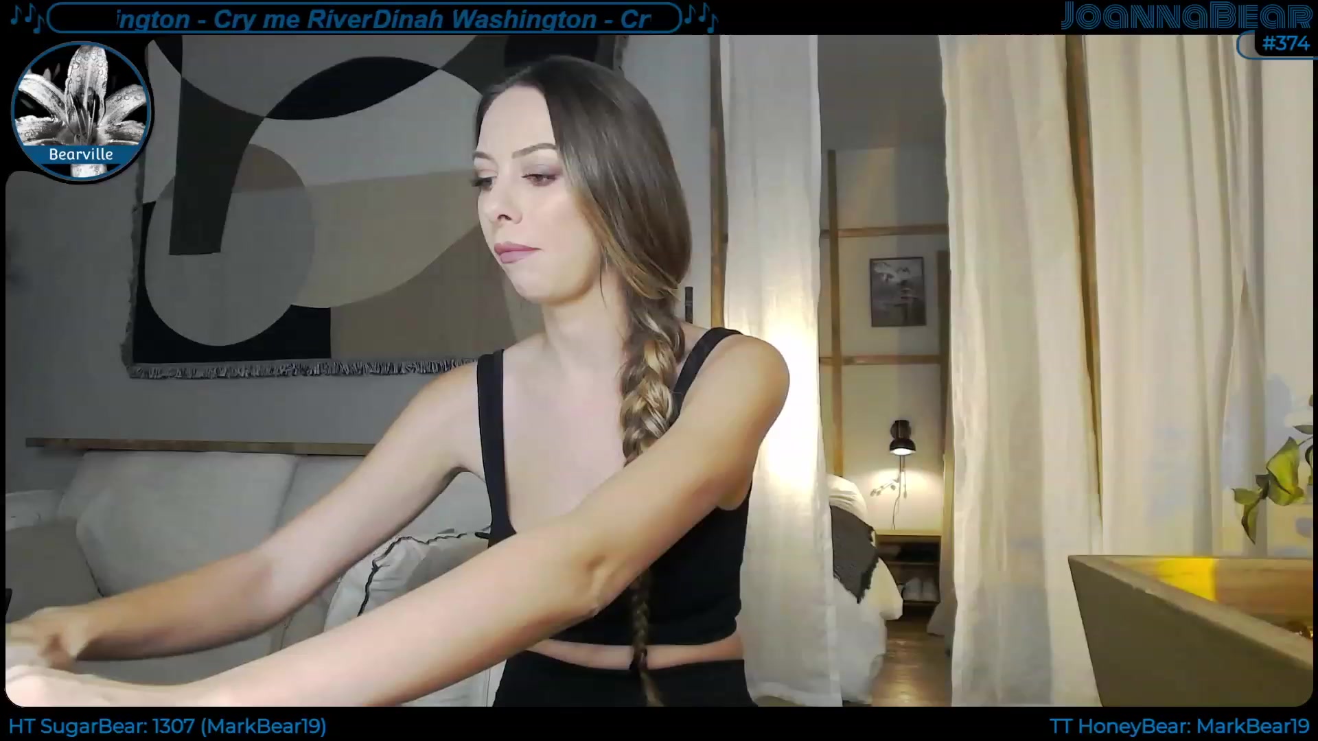 Gallery image thumbnail from JoBearr's myfreecams stream on, 11/20/2022, 24:28 image 3 of 20