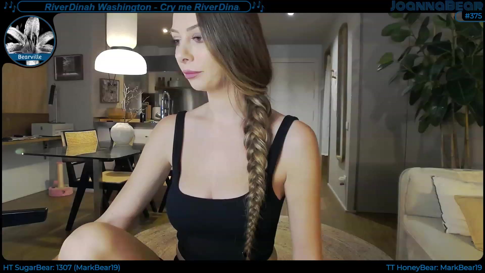 Gallery image thumbnail from JoBearr's myfreecams stream on, 11/20/2022, 24:28 image 18 of 20