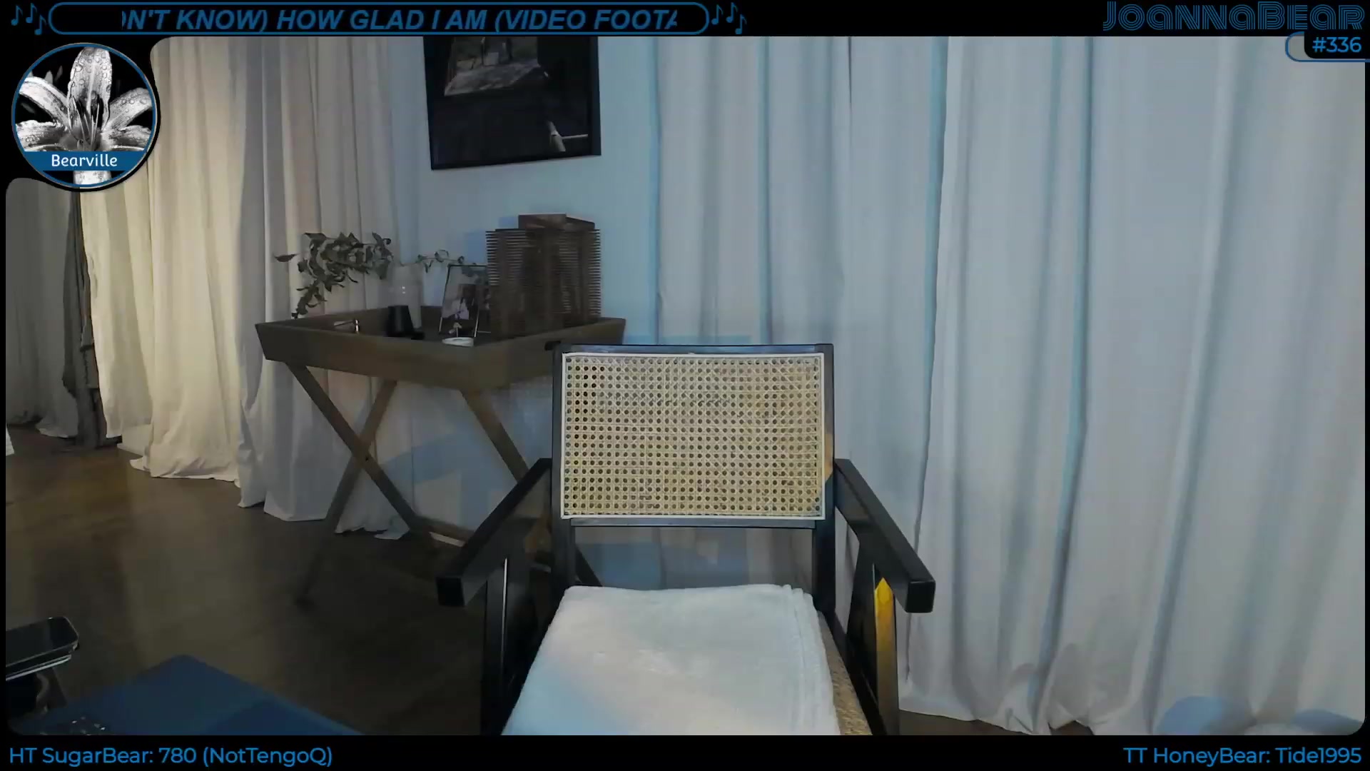 Gallery image thumbnail from JoBearr's myfreecams stream on, 11/26/2022, 24:42 image 15 of 20