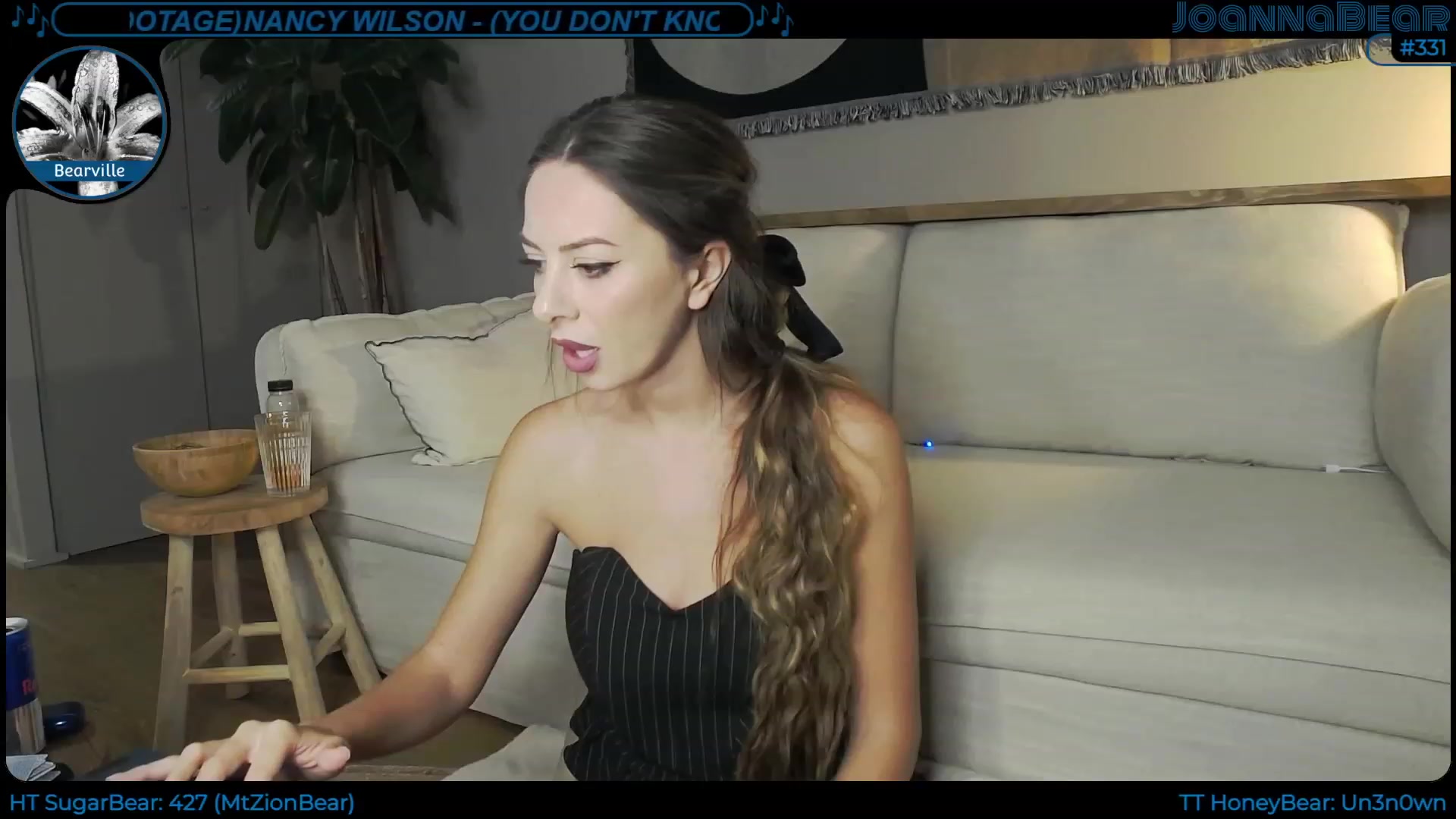 Gallery image thumbnail from JoBearr's myfreecams stream on, 11/27/2022, 24:17 image 11 of 20