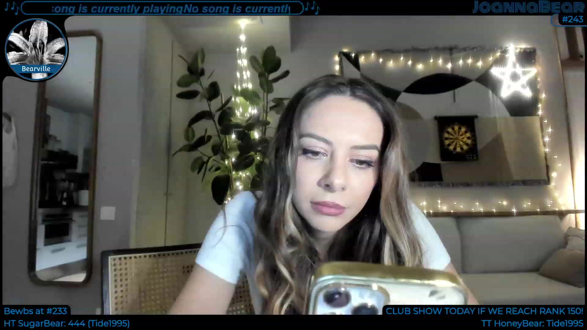 Gallery image thumbnail from JoBearr's myfreecams stream on, 12/15/2022, 24:56 image 18 of 20