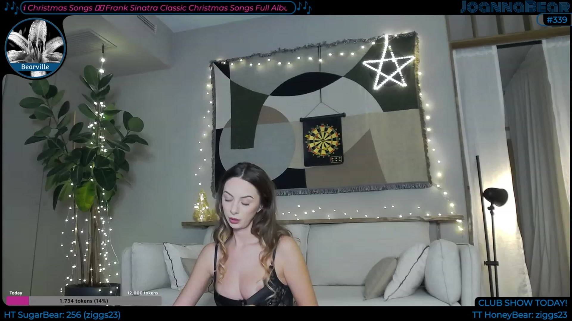 Gallery image thumbnail from JoBearr's myfreecams stream on, 12/21/2022, 24:59 image 15 of 20