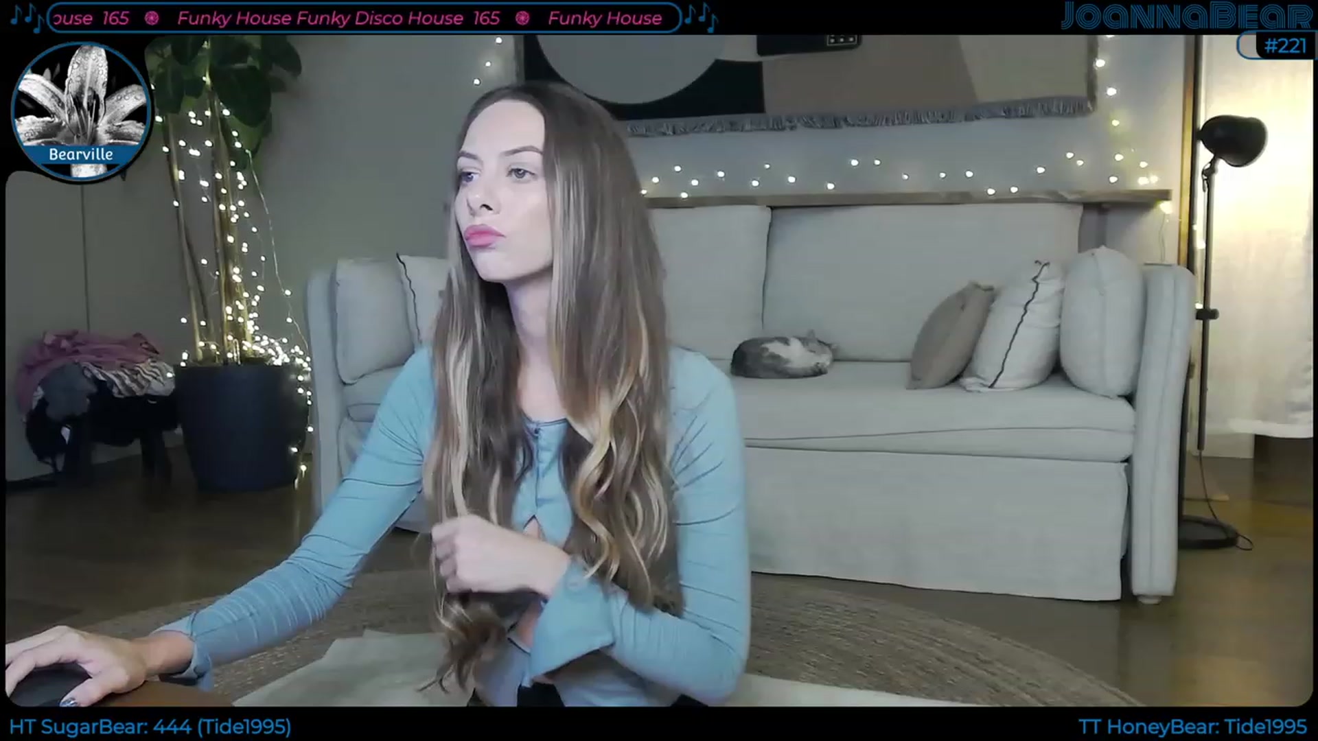 Gallery image thumbnail from JoBearr's myfreecams stream on, 12/29/2022, 24:39 image 8 of 20