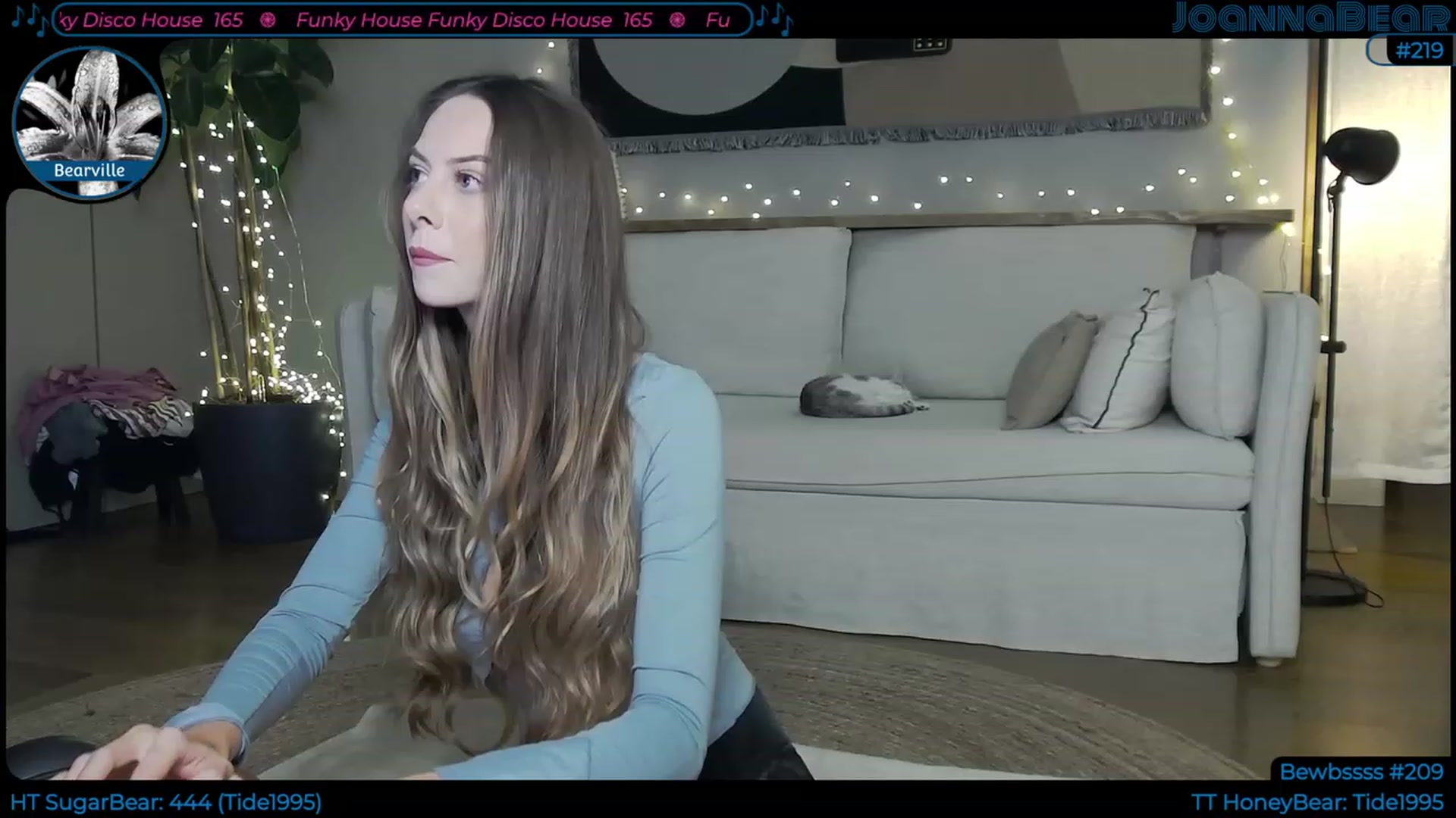Gallery image thumbnail from JoBearr's myfreecams stream on, 12/29/2022, 24:39 image 18 of 20