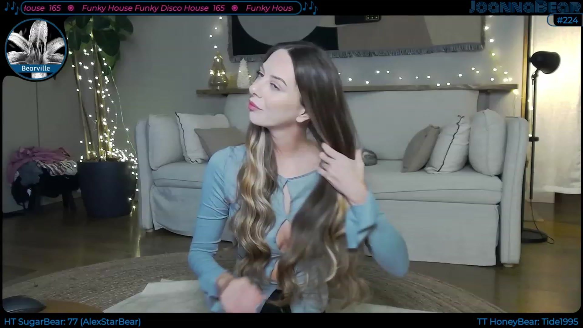 Gallery image thumbnail from JoBearr's myfreecams stream on, 12/29/2022, 24:39 image 6 of 20