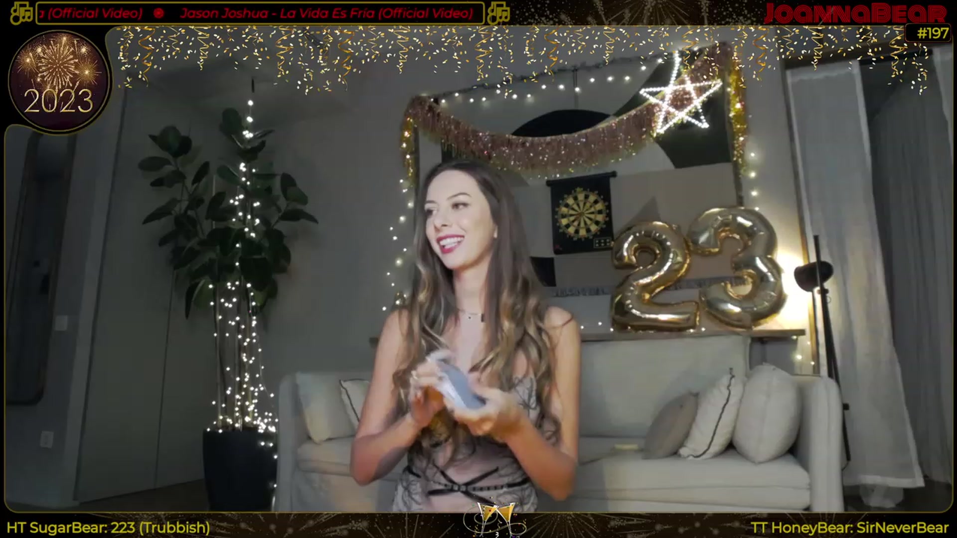 Gallery image thumbnail from JoBearr's myfreecams stream on, 01/02/2023, 05:27 image 10 of 20