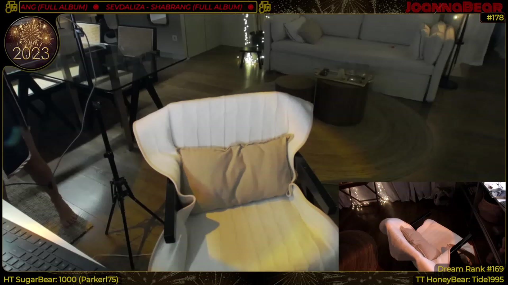 Gallery image thumbnail from JoBearr's myfreecams stream on, 01/28/2023, 04:11 image 16 of 20