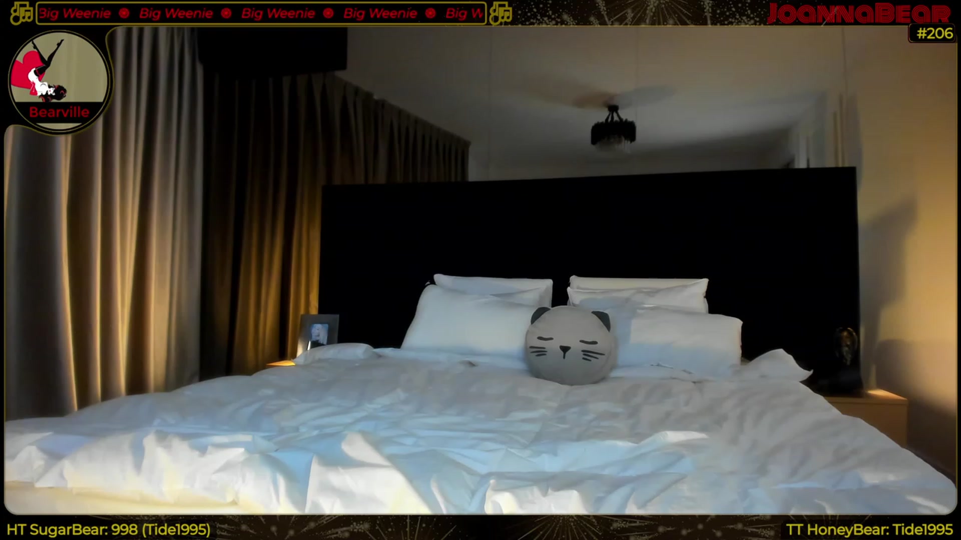 Gallery image thumbnail from JoBearr's myfreecams stream on, 04/16/2023, 01:08 image 7 of 20