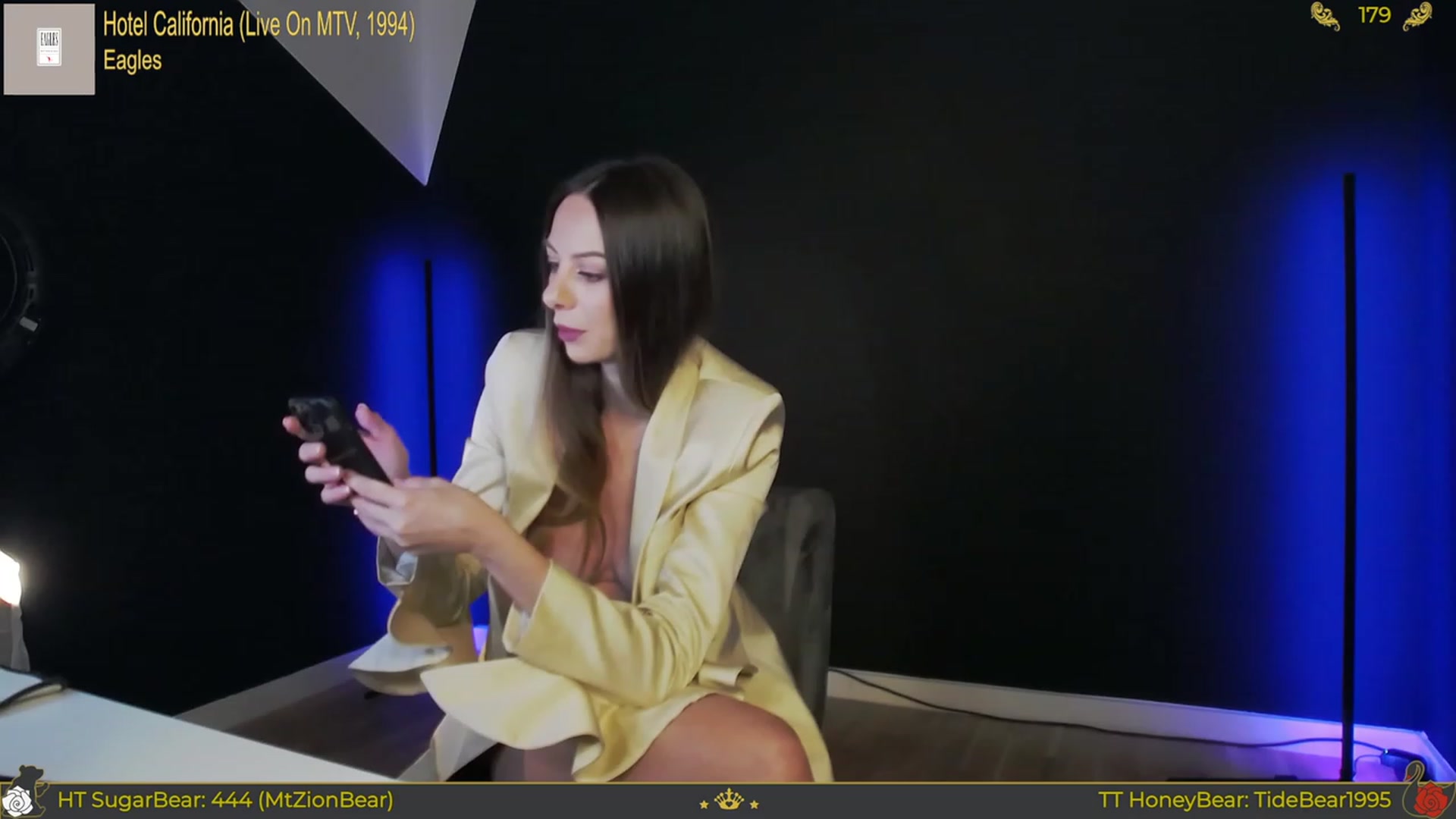Gallery image thumbnail from JoBearr's myfreecams stream on, 06/15/2023, 01:14 image 18 of 20