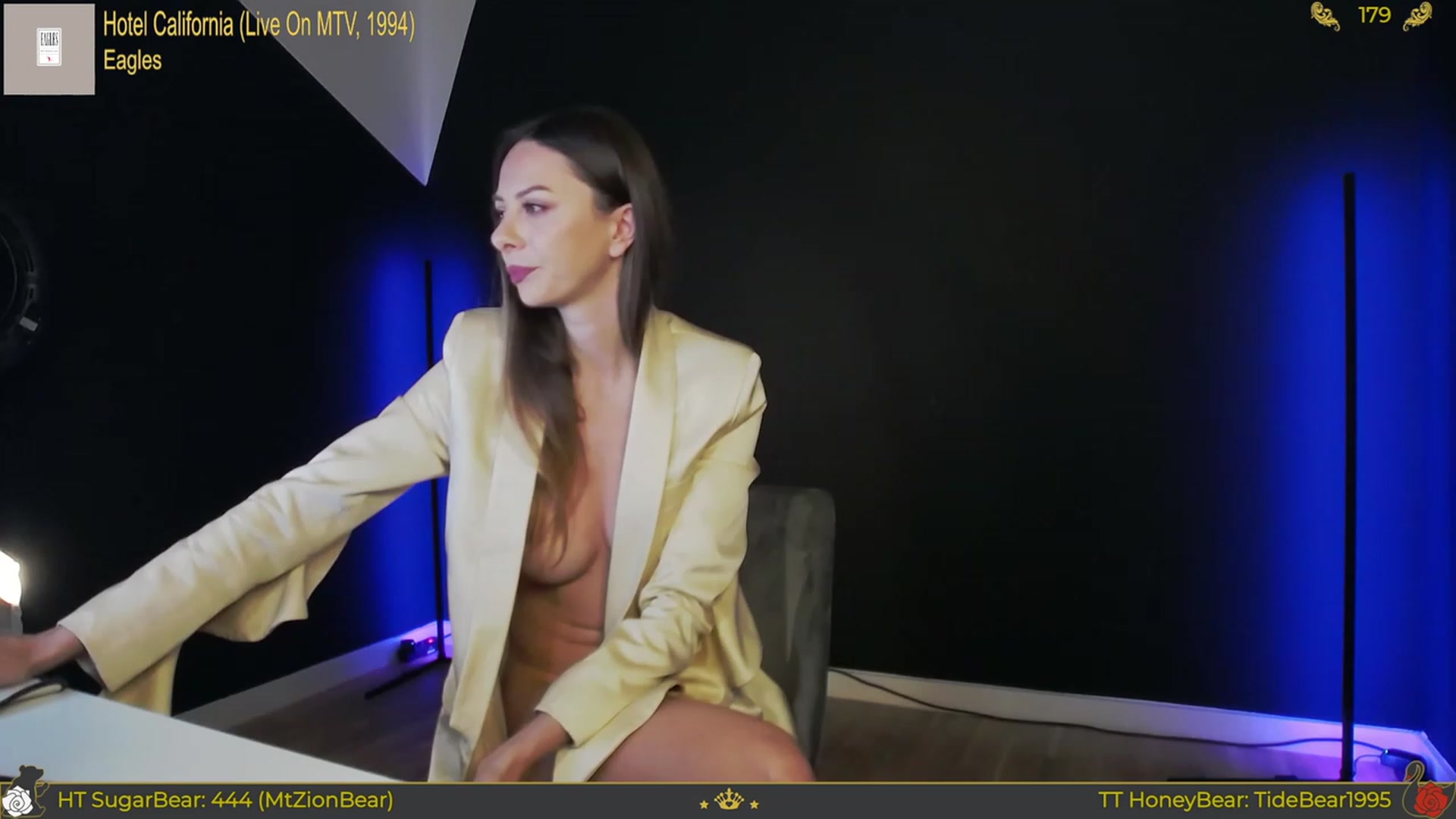 Gallery image thumbnail from JoBearr's myfreecams stream on, 06/15/2023, 01:14 image 20 of 20