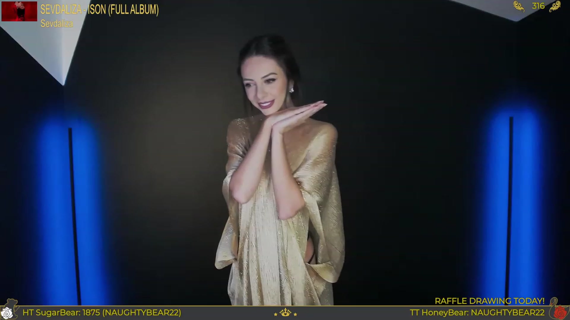 Gallery image thumbnail from JoBearr's myfreecams stream on, 06/30/2023, 22:19 image 10 of 20