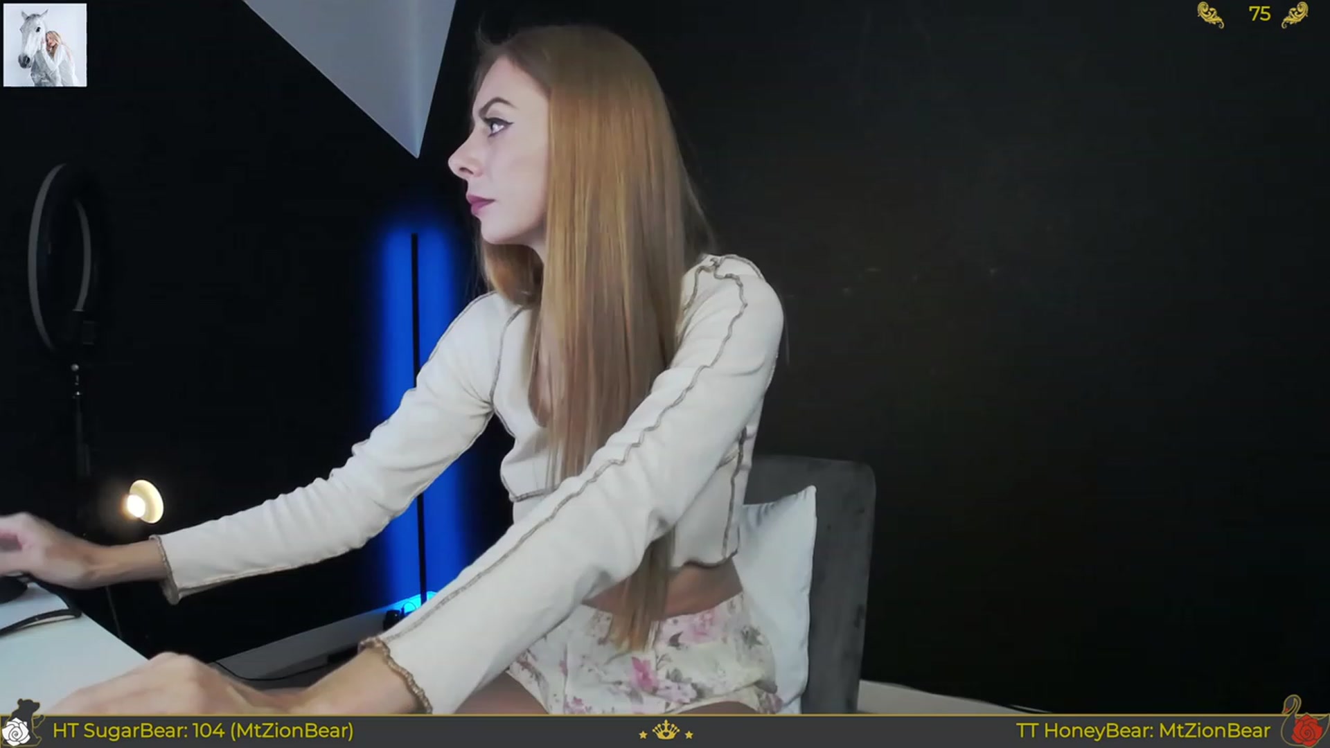 Gallery image thumbnail from JoBearr's myfreecams stream on, 10/20/2023, 23:30 image 4 of 20