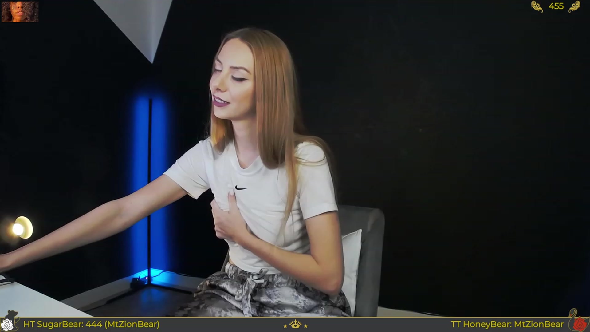 Gallery image thumbnail from JoBearr's myfreecams stream on, 11/19/2023, 23:10 image 12 of 20