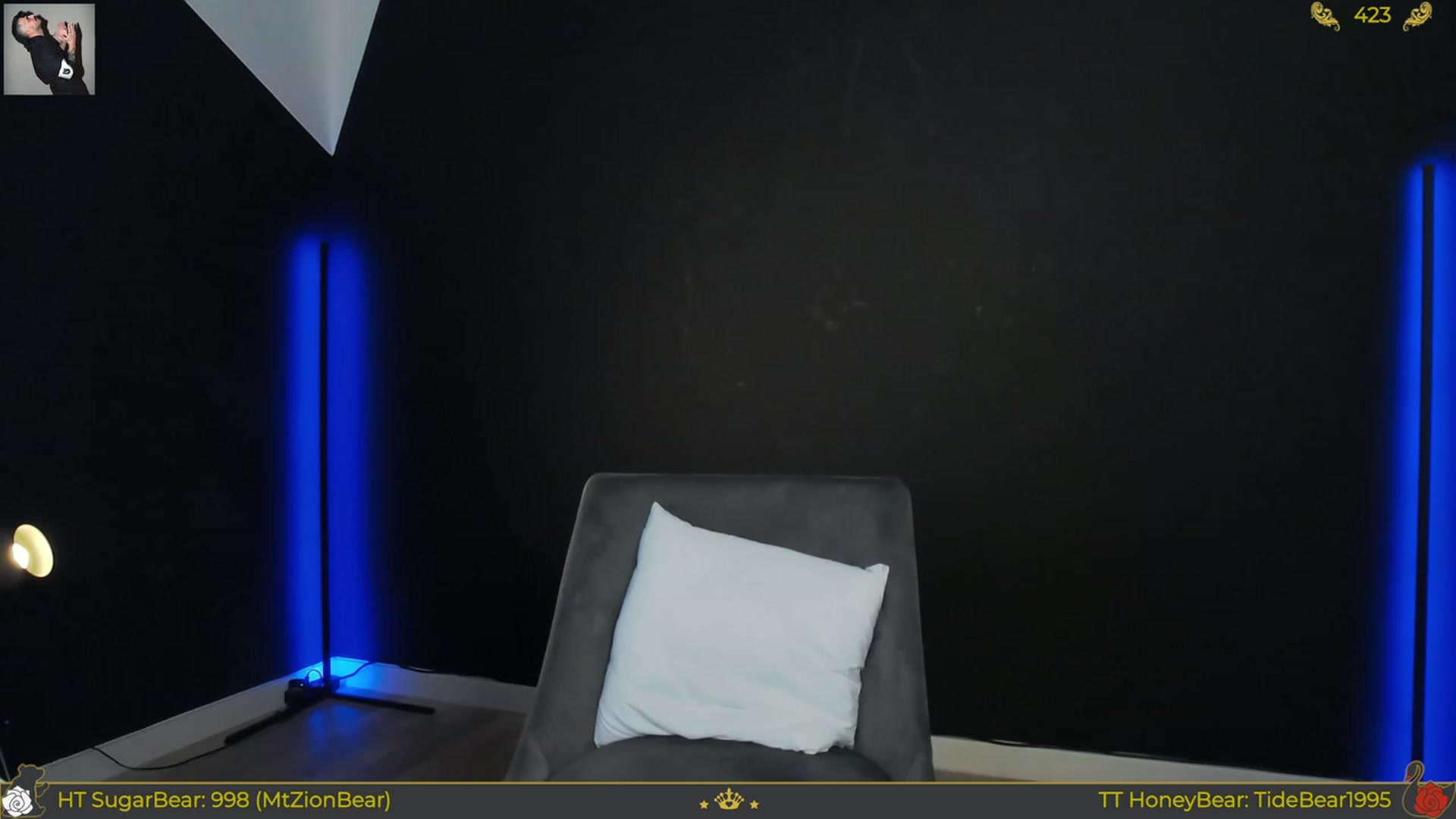 Gallery image thumbnail from JoBearr's myfreecams stream on, 12/06/2023, 01:18 image 6 of 20