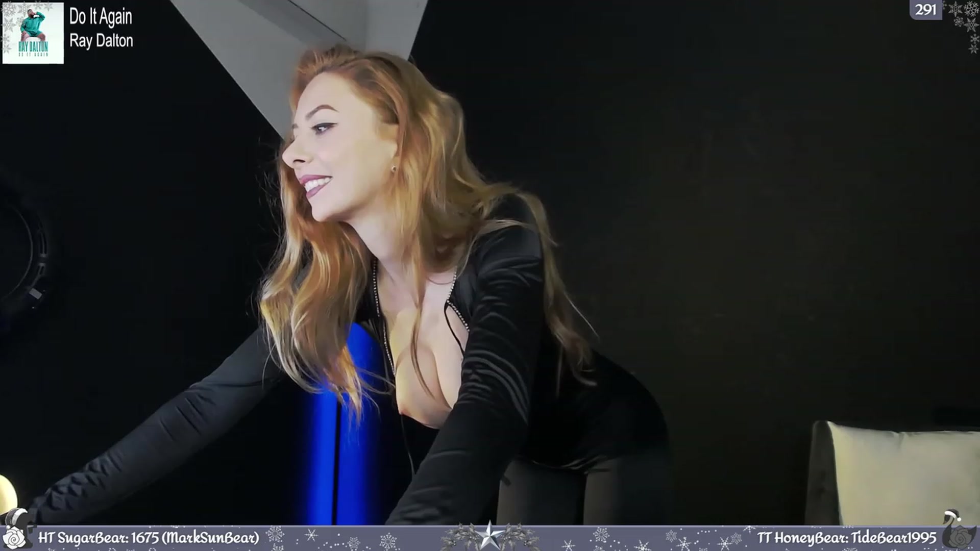 Gallery image thumbnail from JoBearr's myfreecams stream on, 12/31/2023, 24:55 image 12 of 20