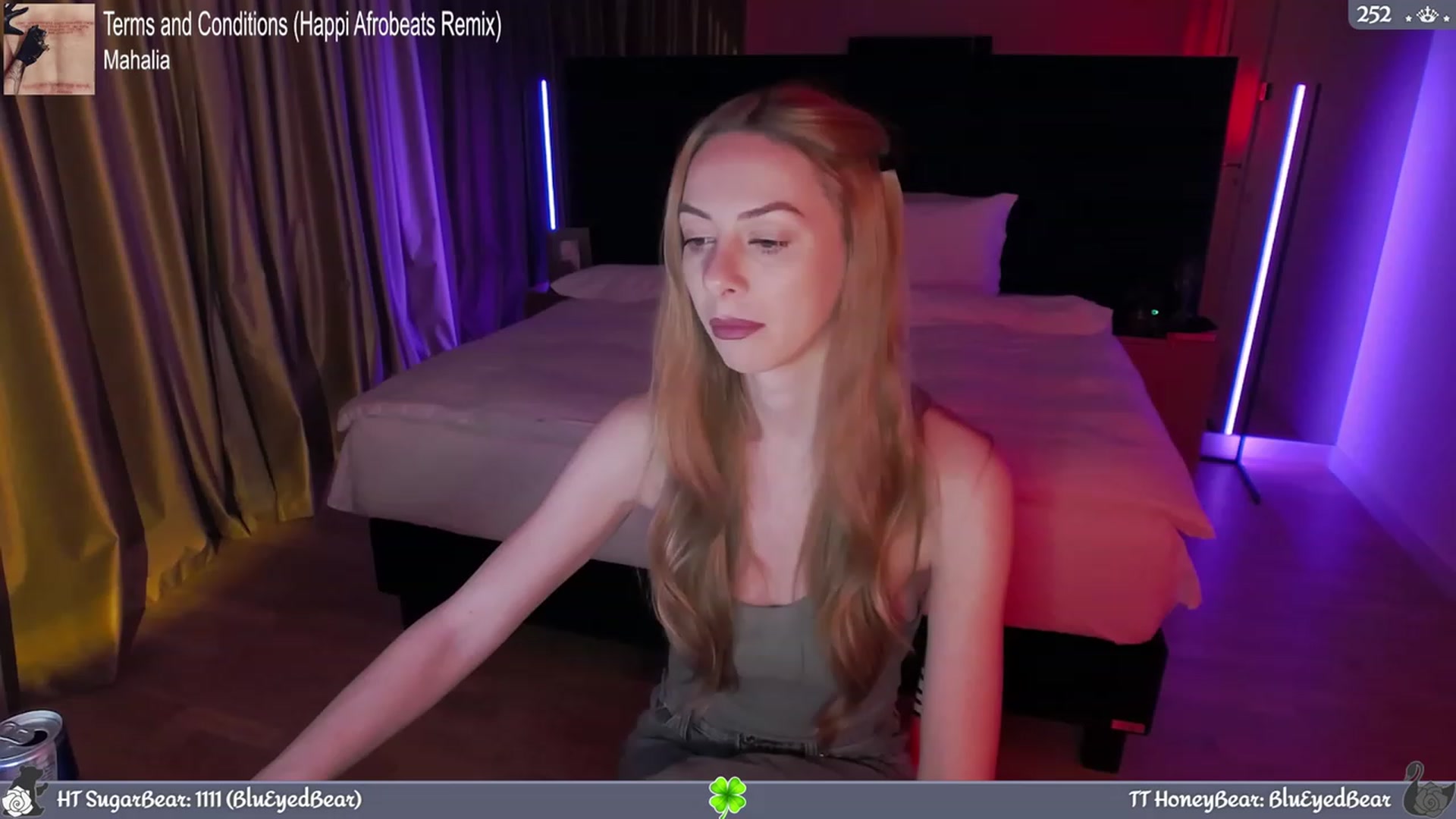 Gallery image thumbnail from JoBearr's myfreecams stream on, 03/10/2024, 24:00 image 17 of 20