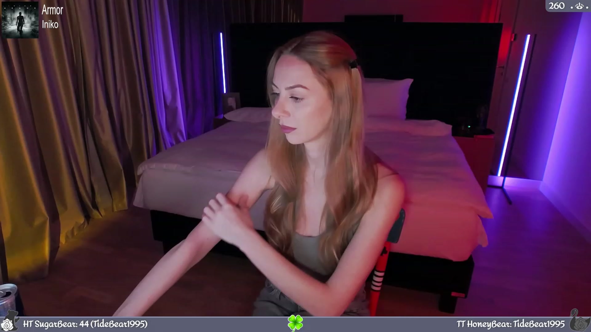 Gallery image thumbnail from JoBearr's myfreecams stream on, 03/10/2024, 24:00 image 7 of 20