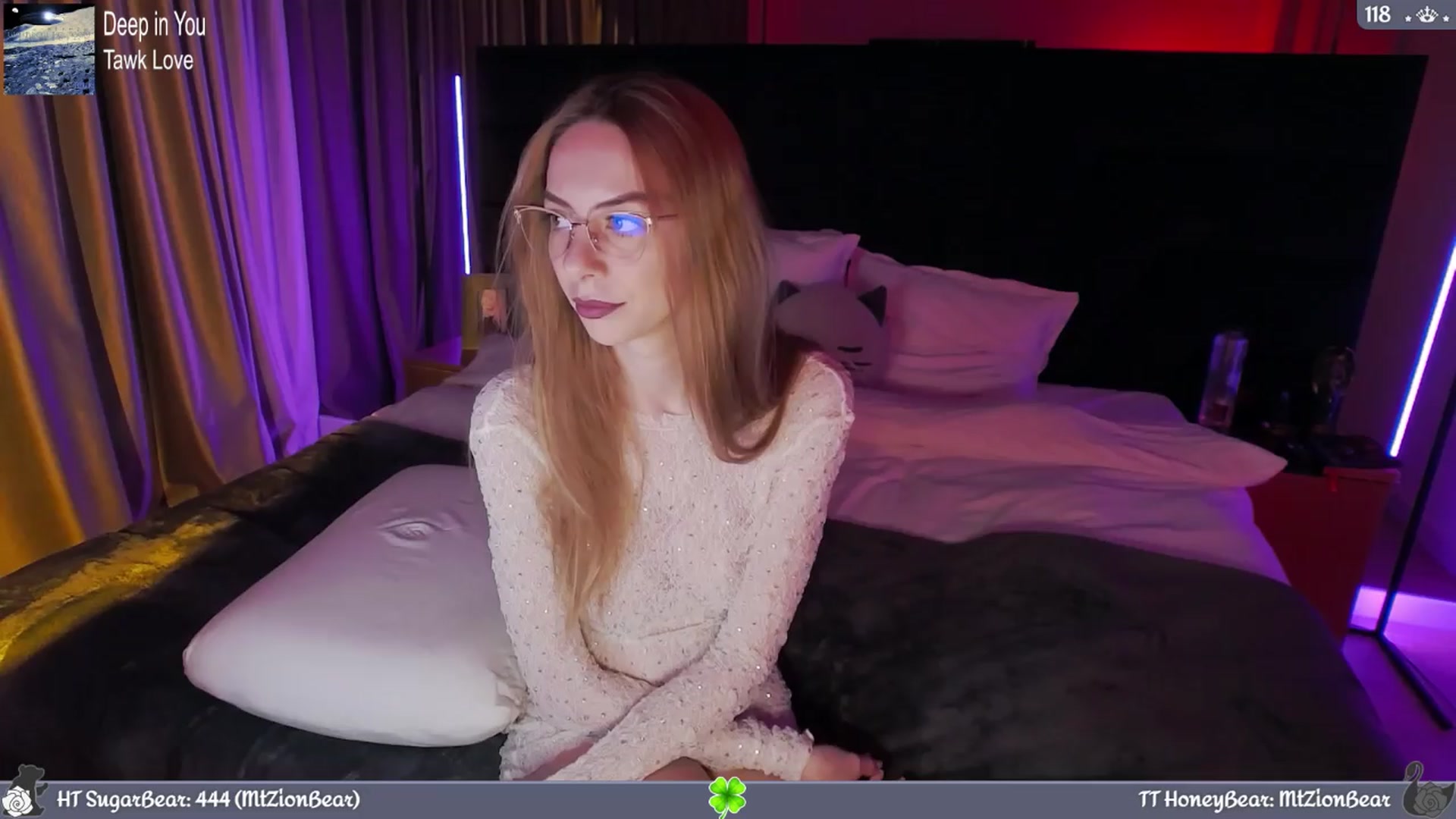 Gallery image thumbnail from JoBearr's myfreecams stream on, 03/31/2024, 02:37 image 1 of 20