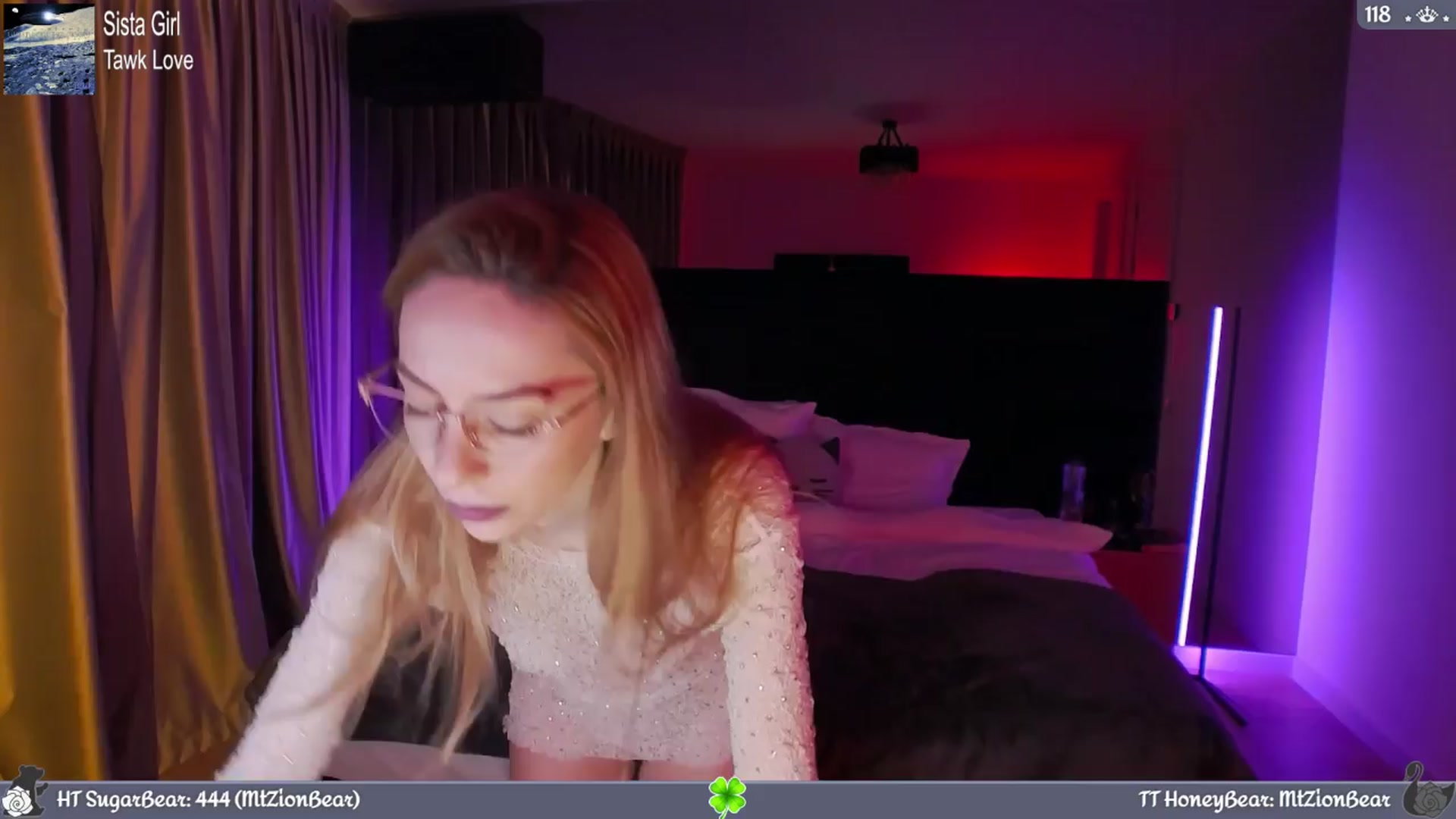 Gallery image thumbnail from JoBearr's myfreecams stream on, 03/31/2024, 02:37 image 2 of 20