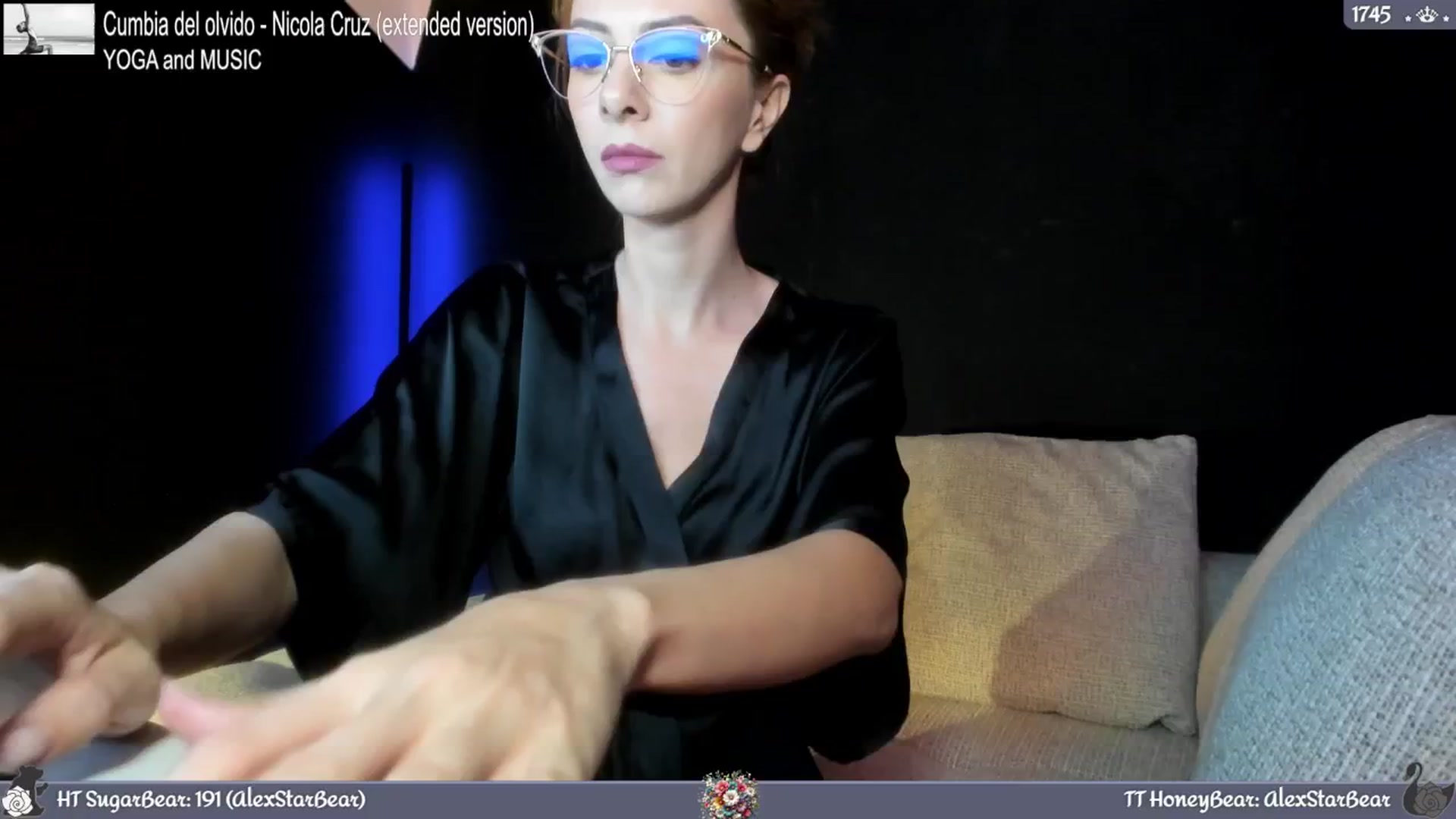Gallery image thumbnail from JoBearr's myfreecams stream on, 05/16/2024, 24:02 image 2 of 20