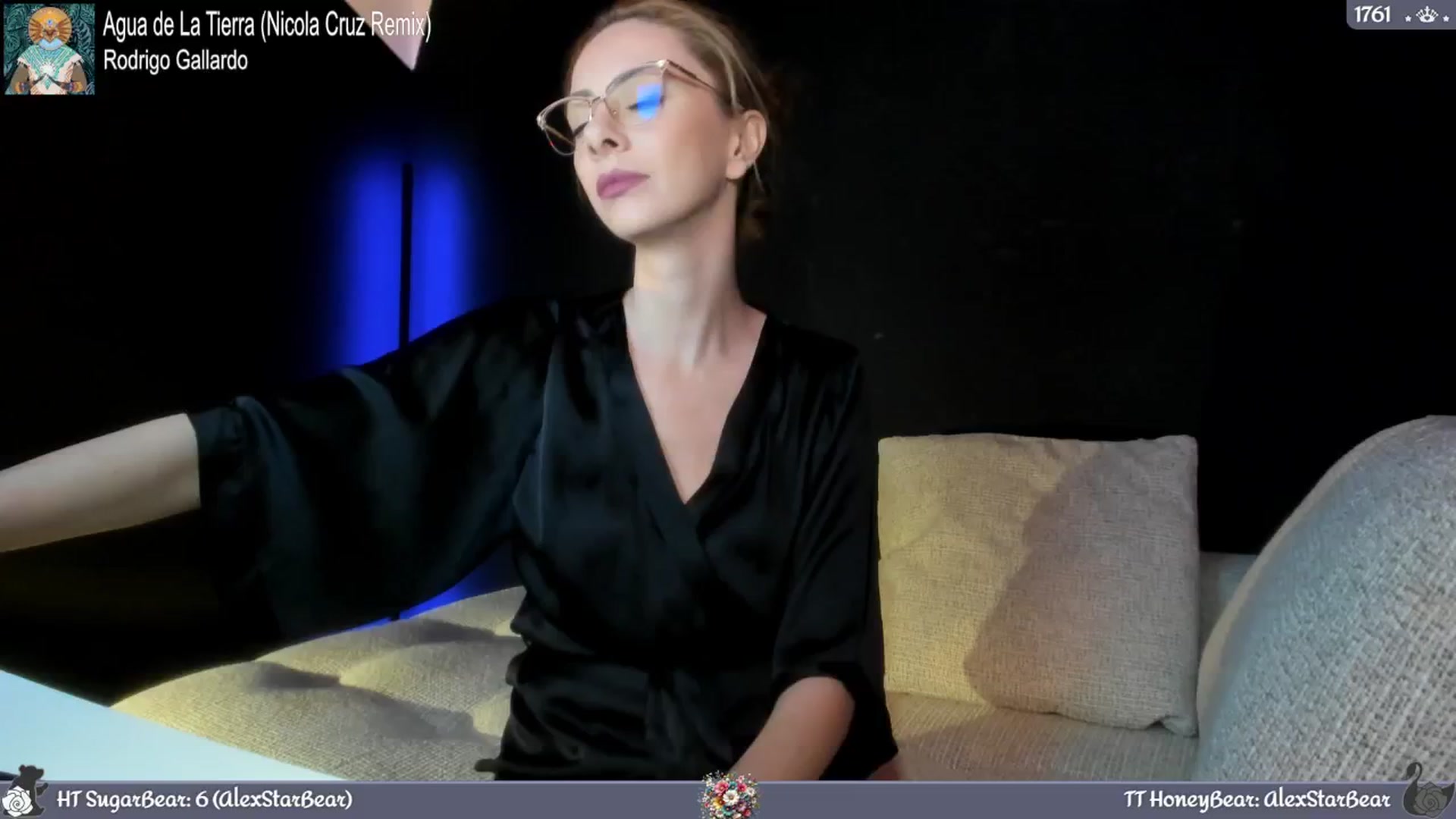 Gallery image thumbnail from JoBearr's myfreecams stream on, 05/16/2024, 24:02 image 1 of 20