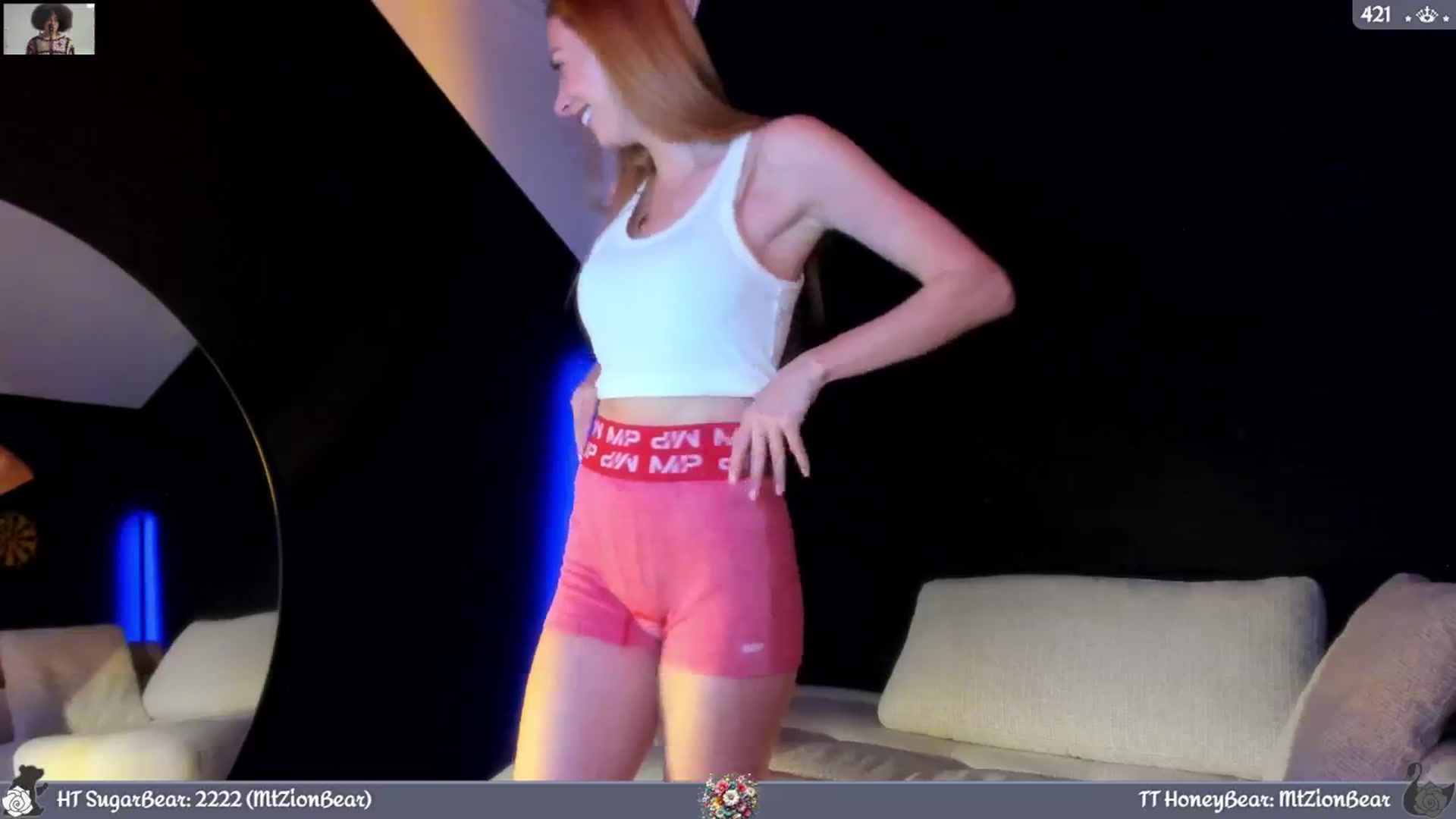 Gallery image thumbnail from JoBearr's myfreecams stream on, 05/29/2024, 24:03 image 6 of 20