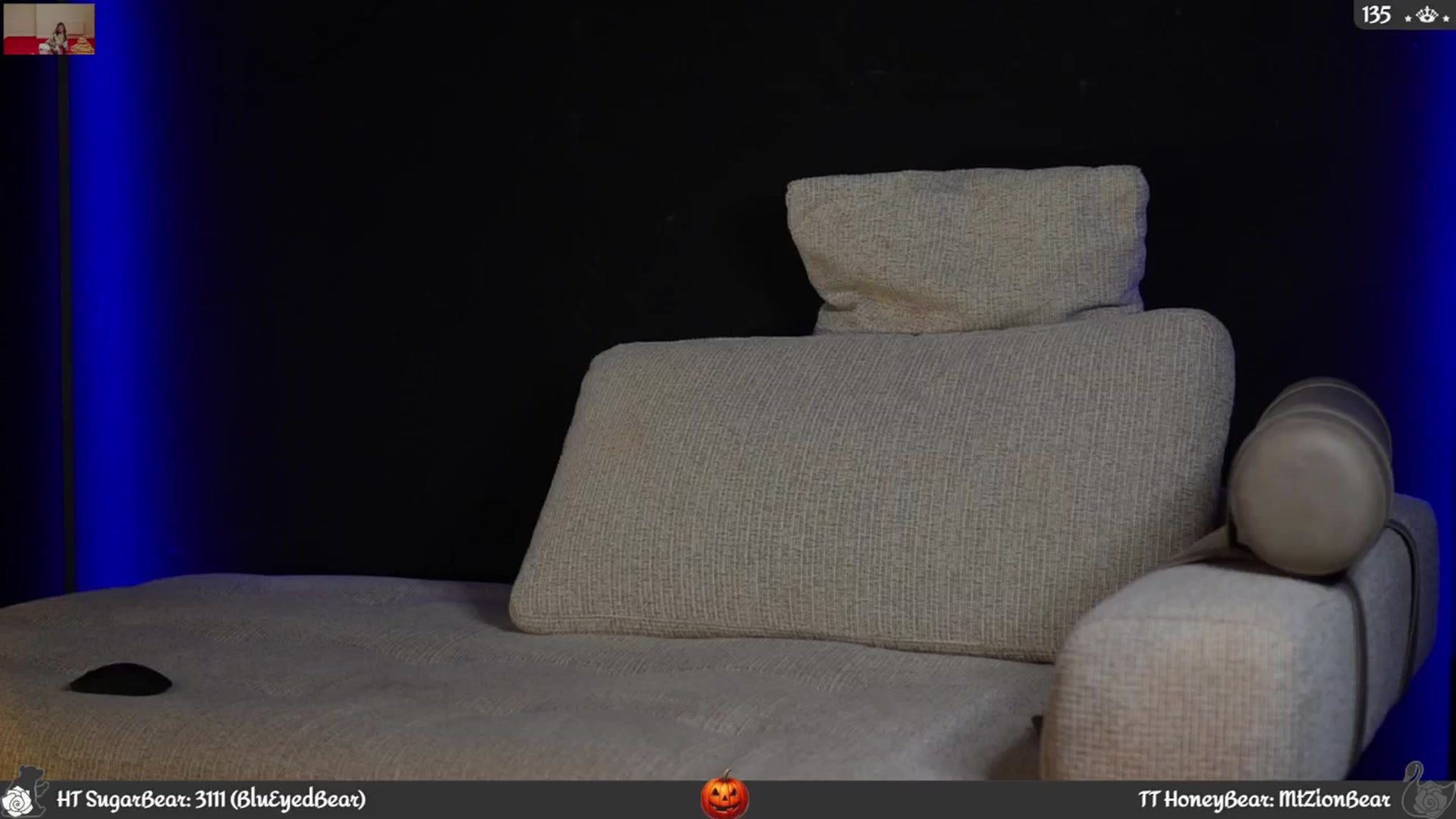 Gallery image thumbnail from JoBearr's myfreecams stream on, 10/14/2024, 24:29 image 18 of 20