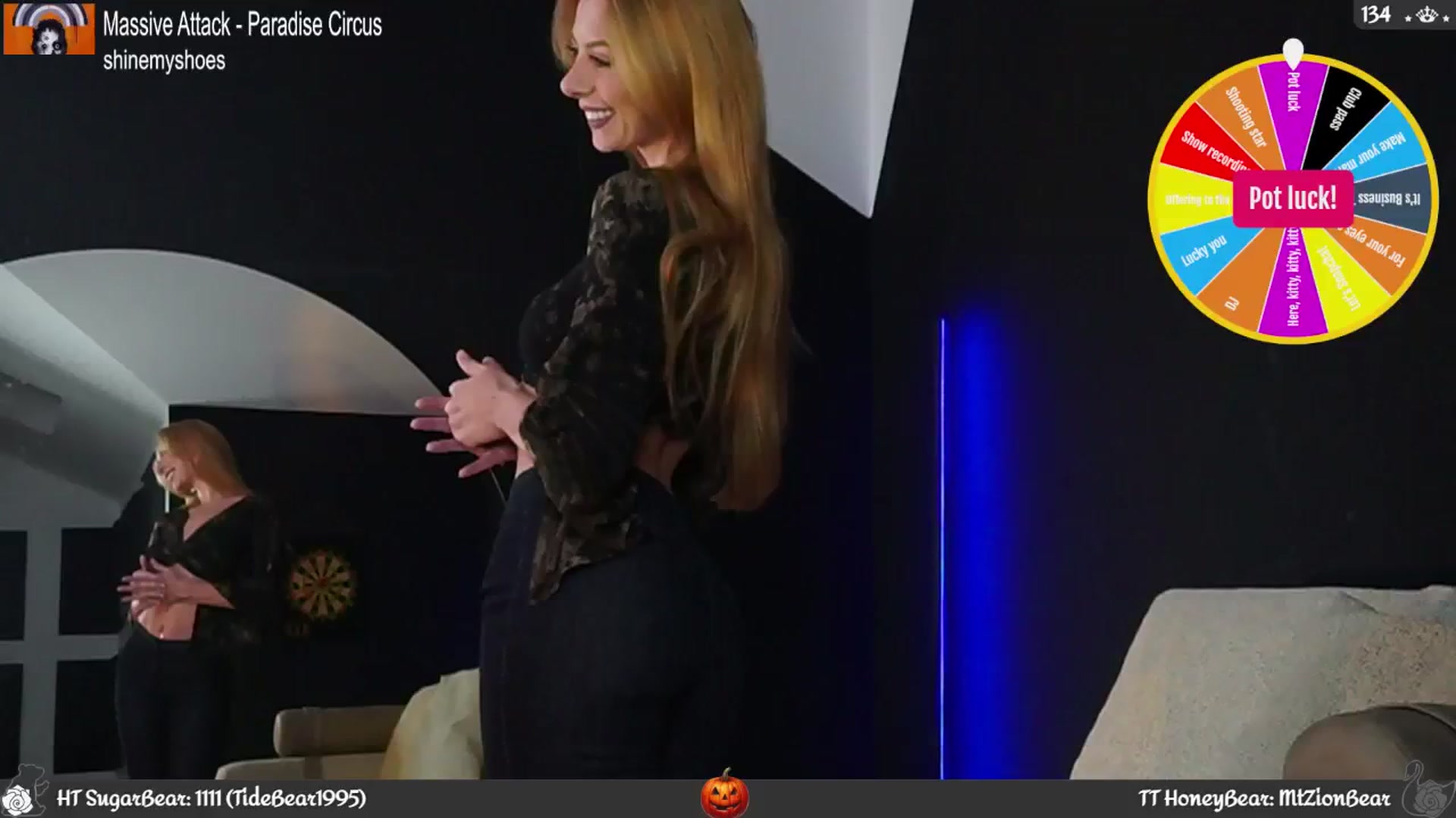 Gallery image thumbnail from JoBearr's myfreecams stream on, 10/16/2024, 01:04 image 8 of 20