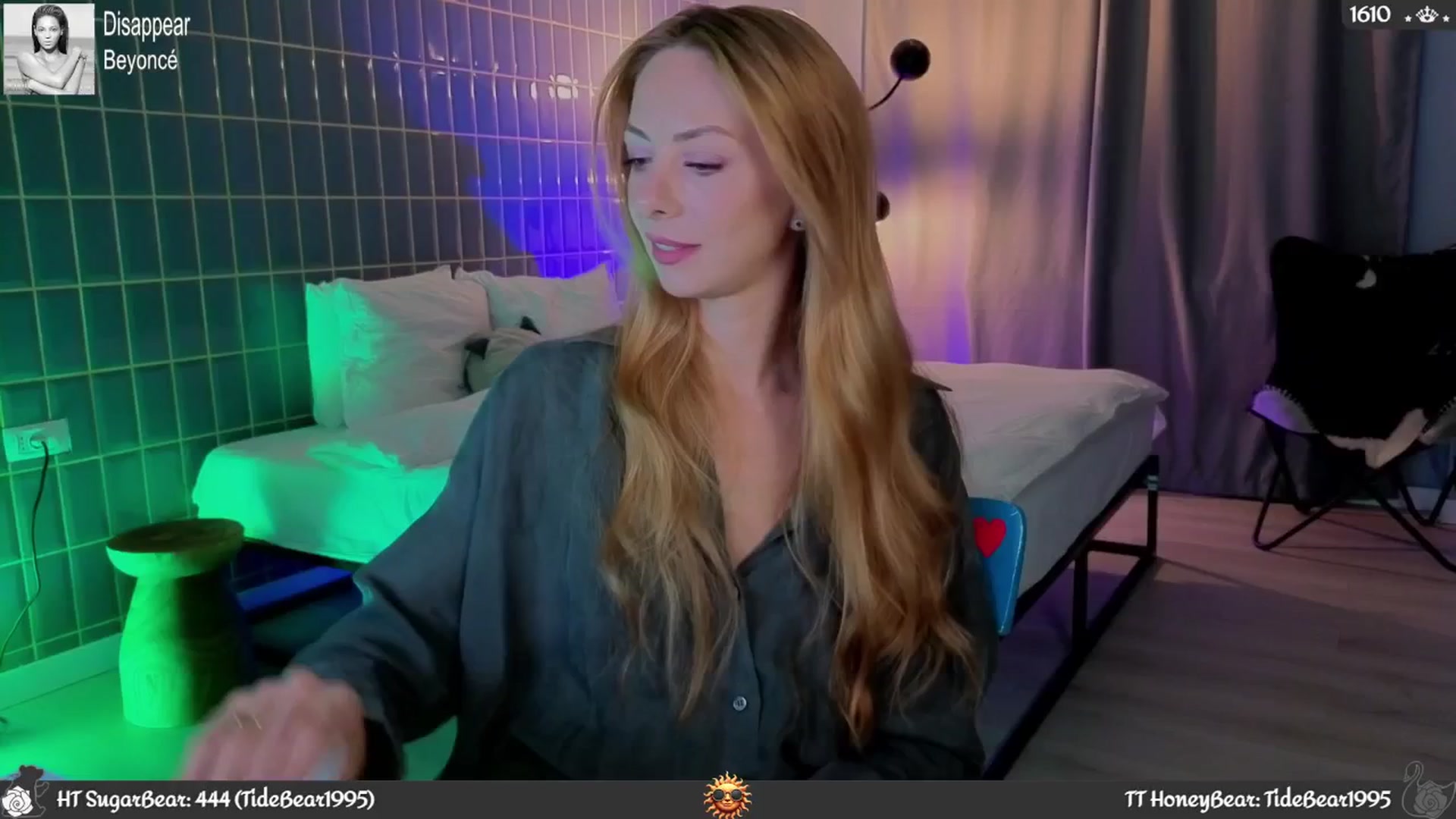 Gallery image thumbnail from JoBearr's myfreecams stream on, 08/10/2025, 22:11 image 3 of 20