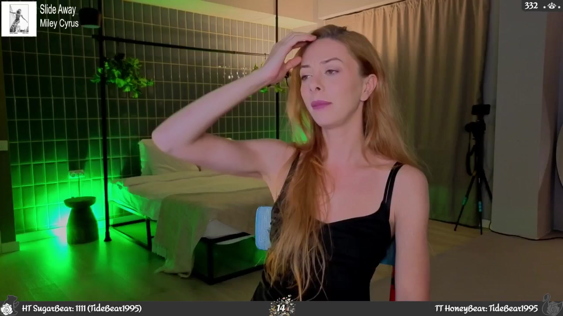 Gallery image thumbnail from JoBearr's myfreecams stream on, 09/21/2025, 24:44 image 6 of 20