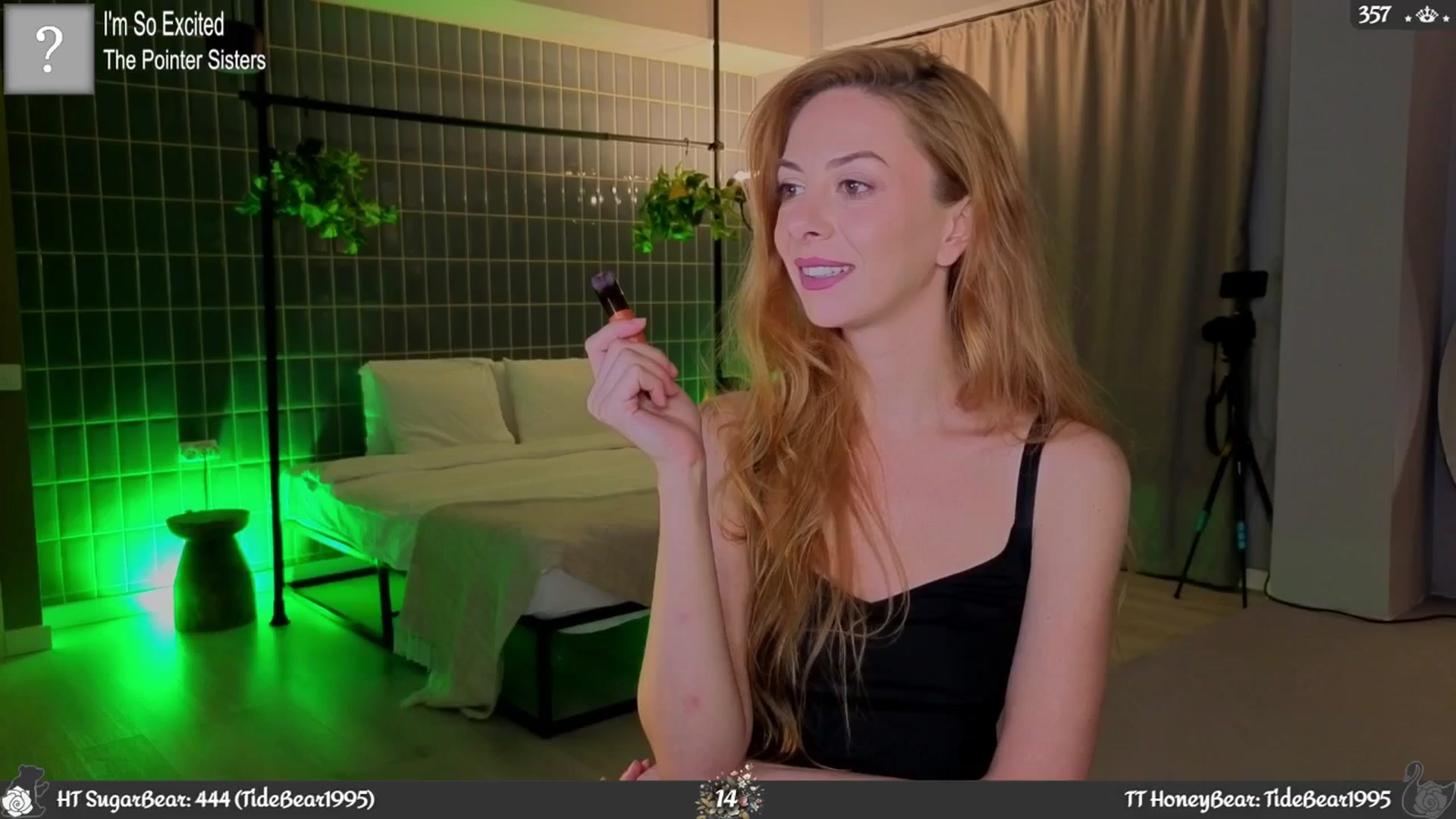 Gallery image thumbnail from JoBearr's myfreecams stream on, 09/21/2025, 24:44 image 3 of 20