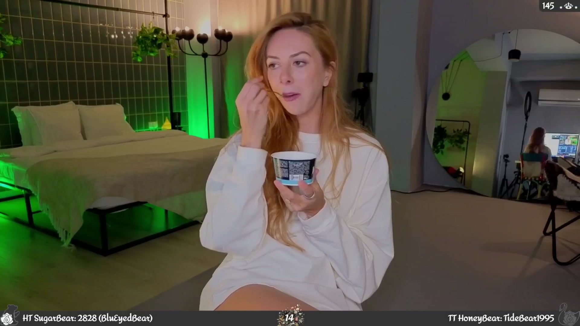 Gallery image thumbnail from JoBearr's myfreecams stream on, 09/25/2025, 03:56 image 13 of 20