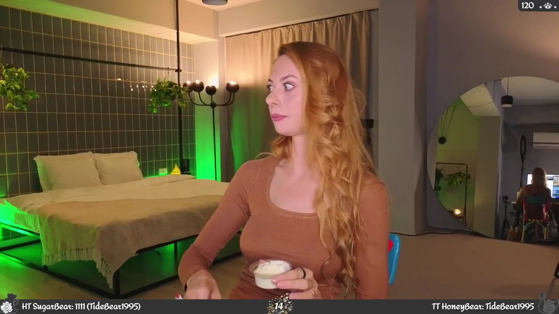 Gallery image thumbnail from JoBearr's myfreecams stream on, 09/29/2025, 24:08 image 11 of 20