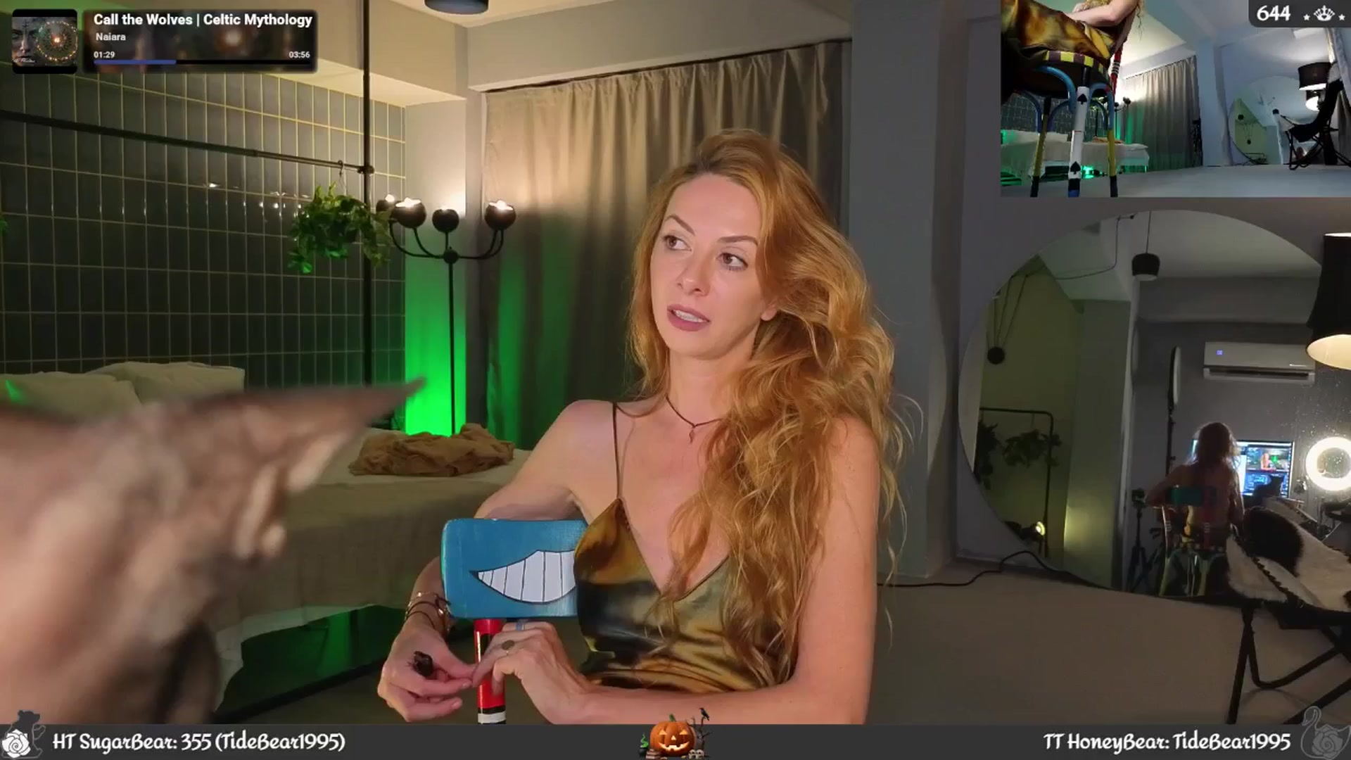 Gallery image thumbnail from JoBearr's myfreecams stream on, 10/04/2025, 19:22 image 5 of 20