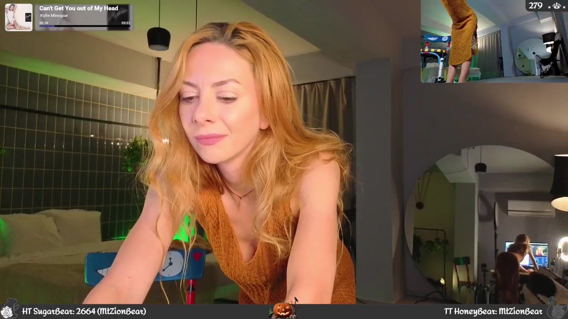Gallery image thumbnail from JoBearr's myfreecams stream on, 10/04/2025, 22:32 image 3 of 20