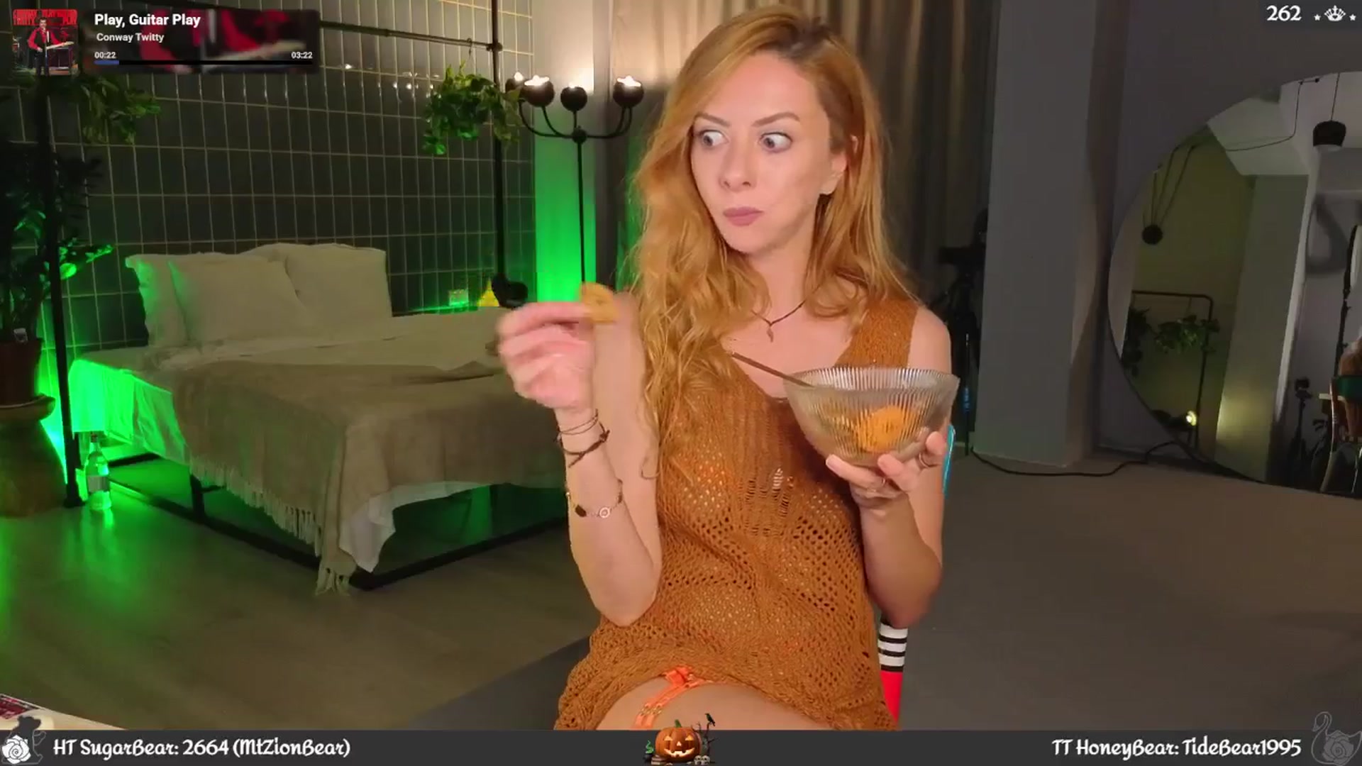 Gallery image thumbnail from JoBearr's myfreecams stream on, 10/04/2025, 22:32 image 10 of 20
