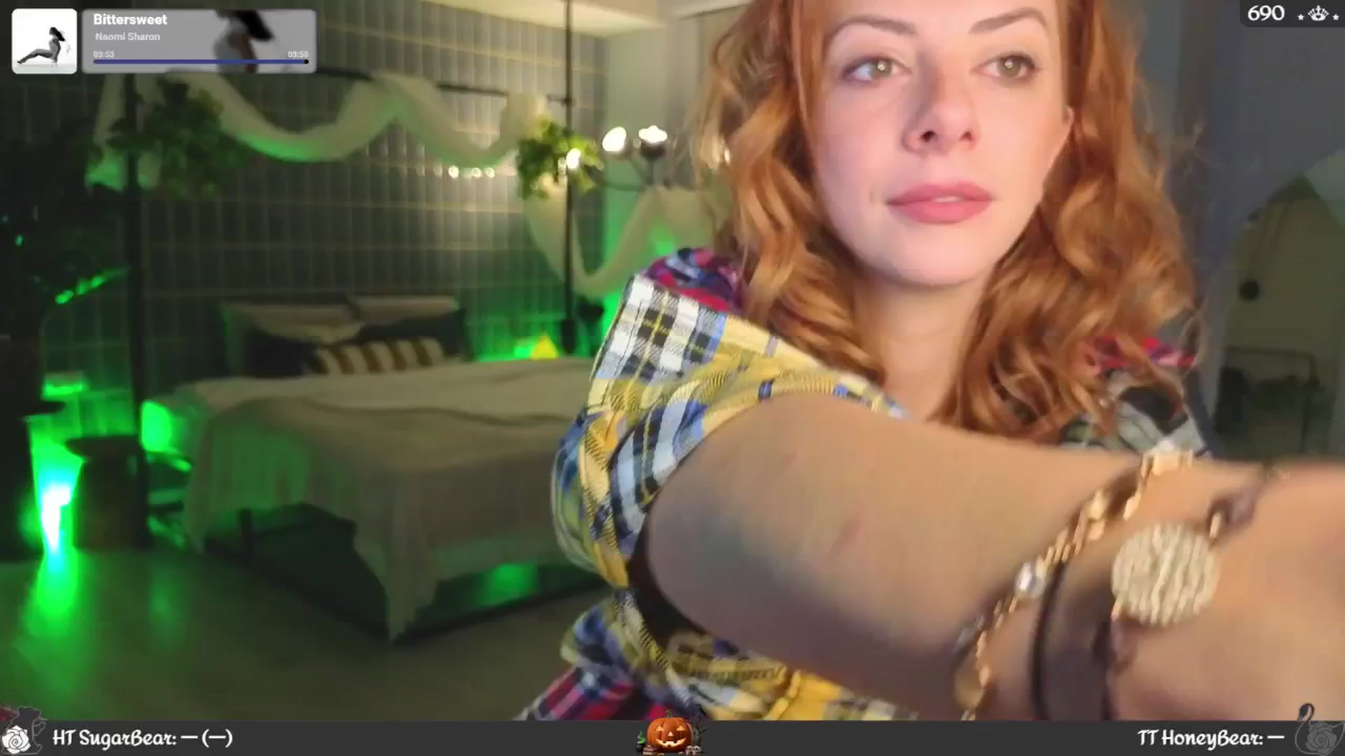 Gallery image thumbnail from JoBearr's myfreecams stream on, 10/19/2025, 20:54 image 1 of 20